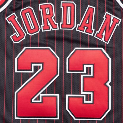 Michael Jordan Chicago Bulls 1996-97 Black Alternate Authentic Jersey