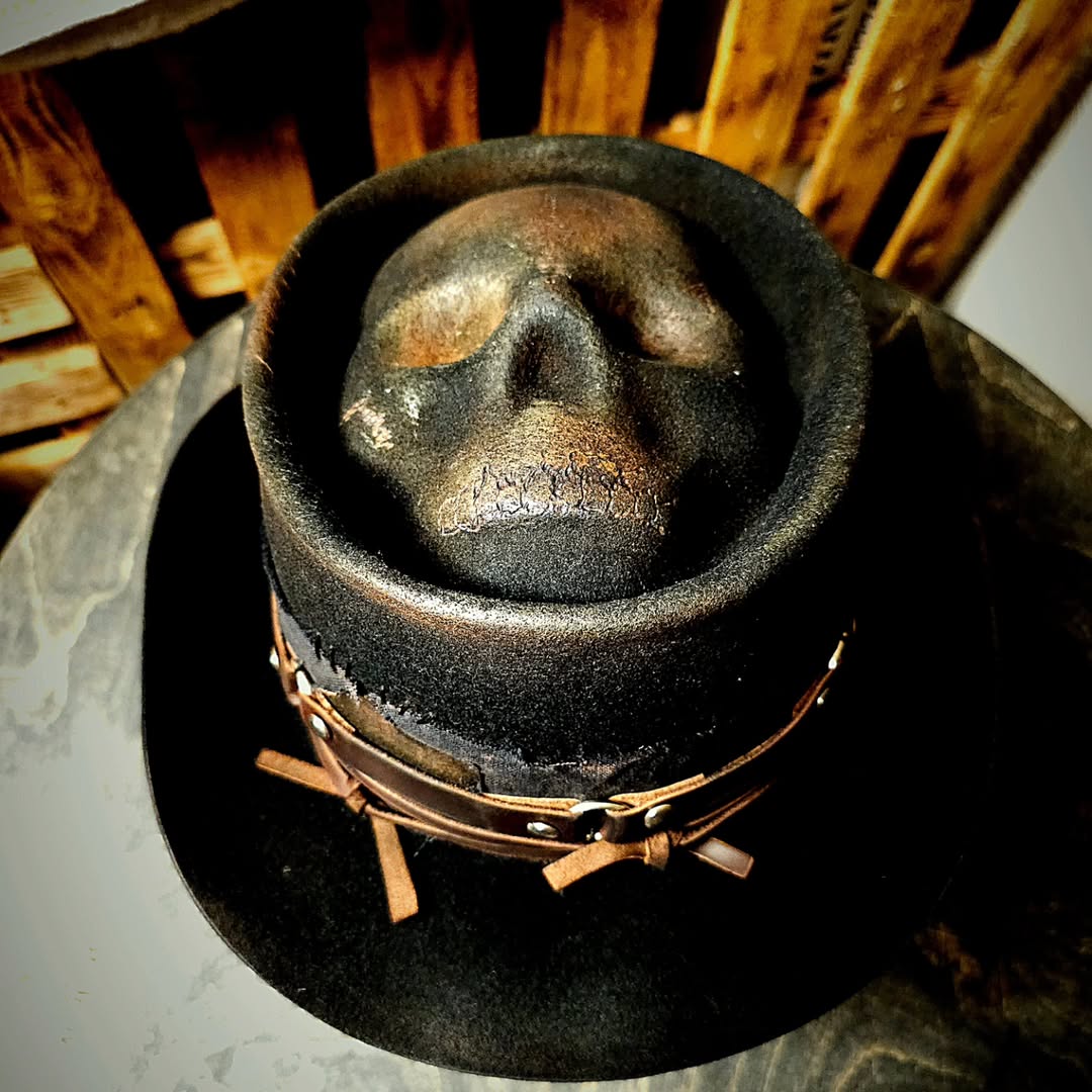 Half Cylinder with Skull