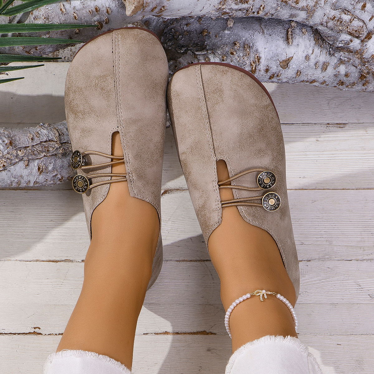 Women'S Soft Sole Round Toe Buckle Decoration Solid Color Casual Single Shoes