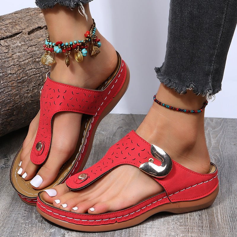 2025 Summer New Women Metal Decor Feature Pattern Wedge Flip Flop Sandals