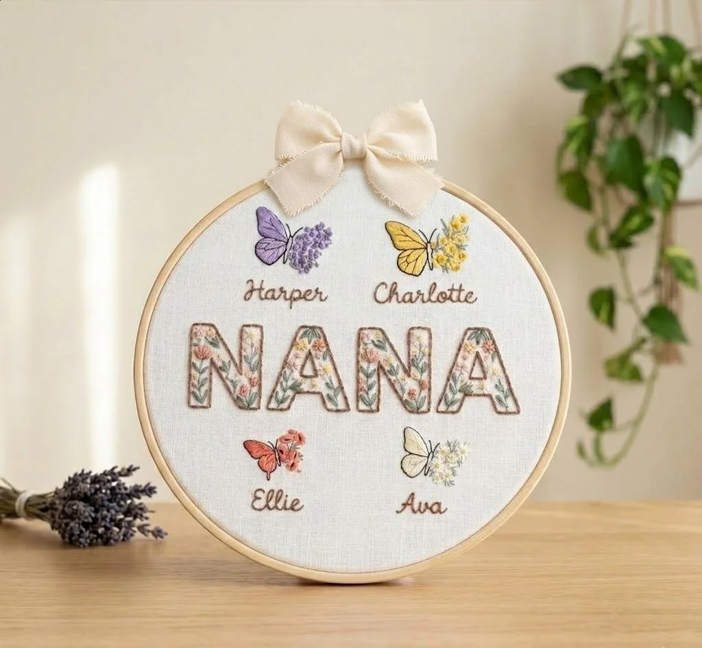 Mama Embroidery Hoop, Floral Mama Embroidery, Family Embroidery, Linen Hand Embroidery Hoop Art, Mother Gift, Nursery Wall Decor
