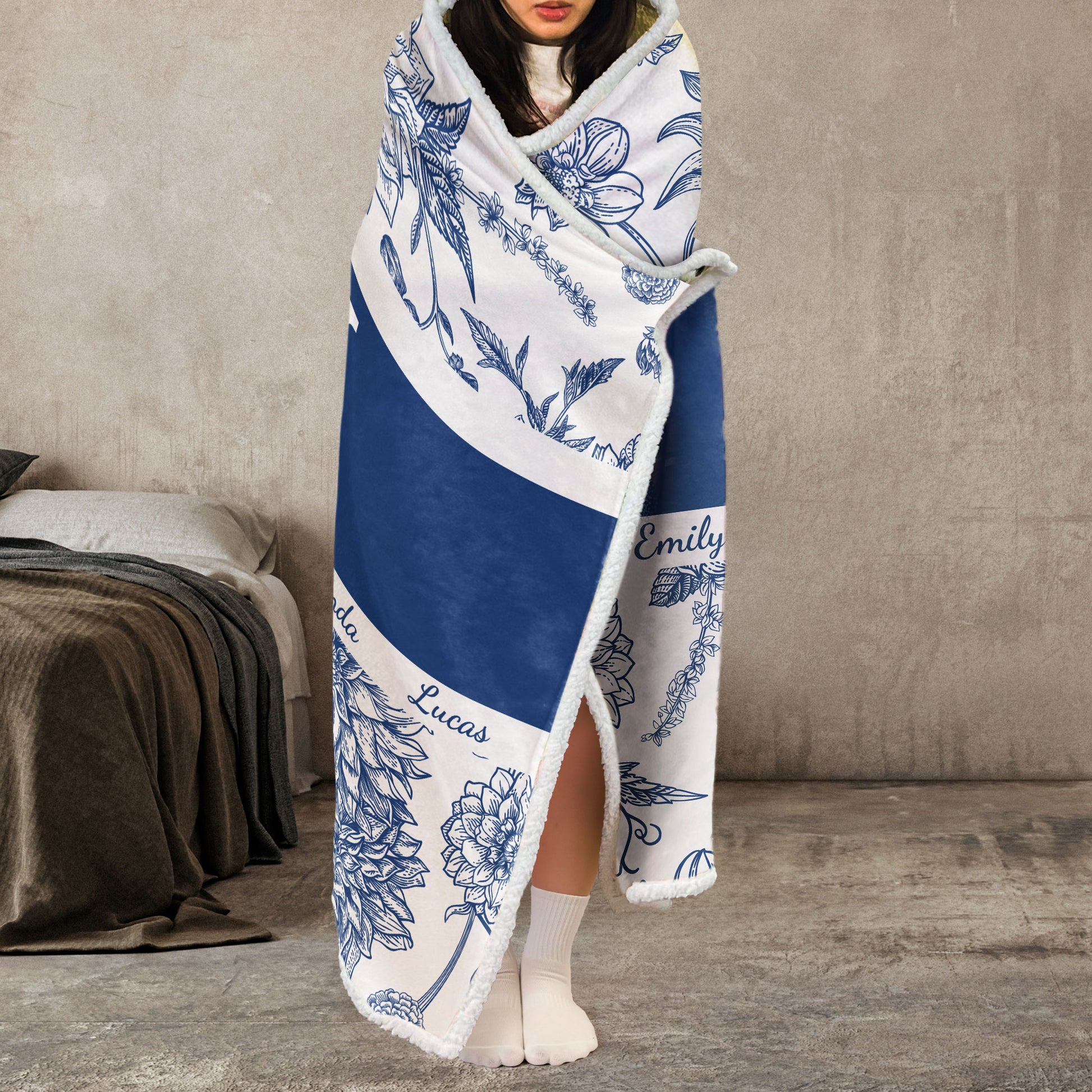 Toile Floral “Mom, We Love You” – Personalized Wearable Blanket Hoodie