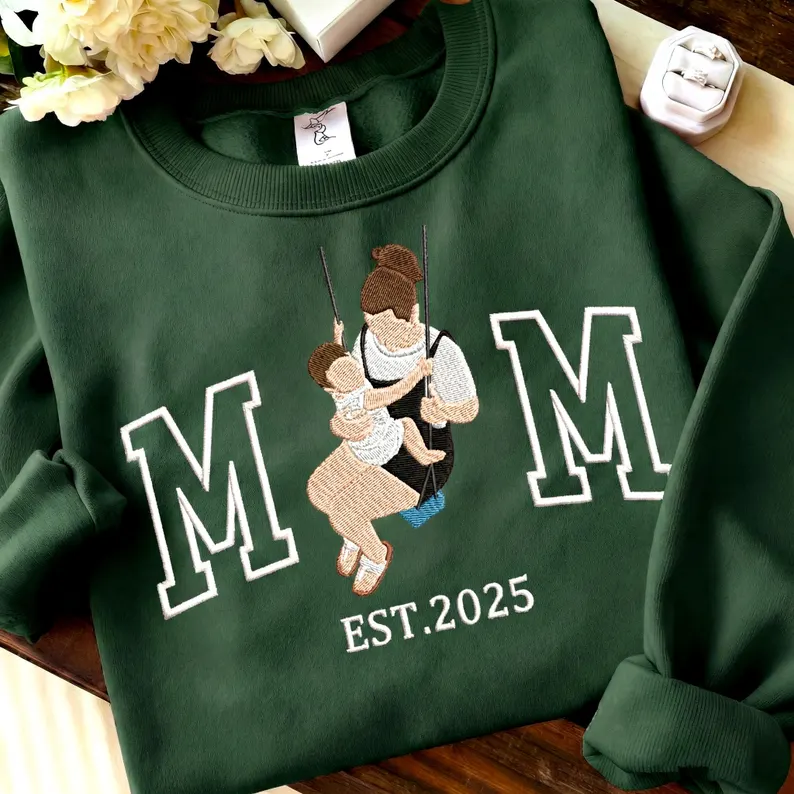 Custom Mom Sweatshirt with Photo, Embroidered Mam0a Portrait Hoodie, Personalized Varsity Sportshirt, Custom Embroidery Sweatshirt, Perfect Mother’s Day Gift