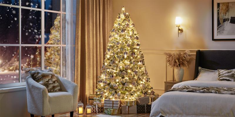 【Christmas Gift】Yaheetech 4.5/6/7.5/9/12FT Snow Flocked Pre-lit Artificial Christmas Tree with 250 Warm White Lights, 820 Branch Tips & Foldable Metal Stand, Perfect for Home, Holiday Décor & Christmas Gift