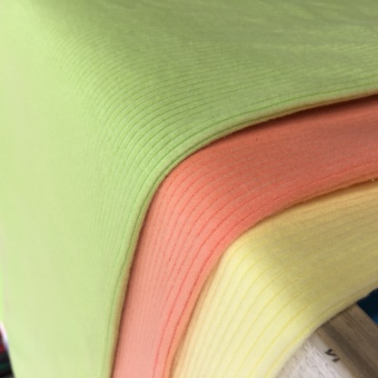 300g 4x2 single-sided brushed ribbed rayon knit fabric, suitable for women's stretchy base layer tops for autumn and winter.