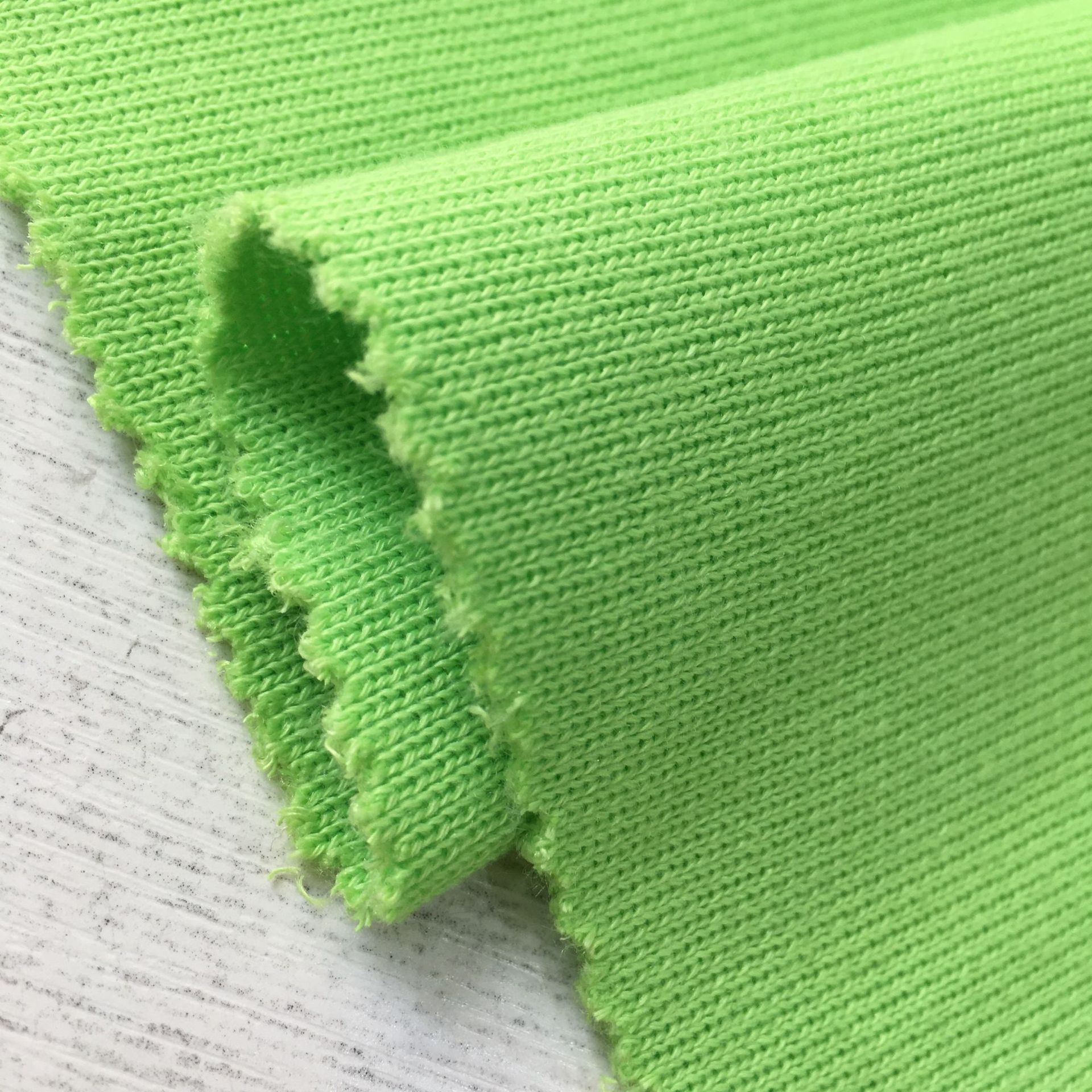 Spot wholesale 580 grams of autumn-winter polyester-spun twill fabric for coats, sweaters, down jackets, collar and hem of sleeves