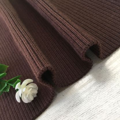 Solid color, 750gsm heavy-weight 2x1 polyester ribbed fabric with spandex, suitable for autumn/winter jackets, collars, and cuffs.