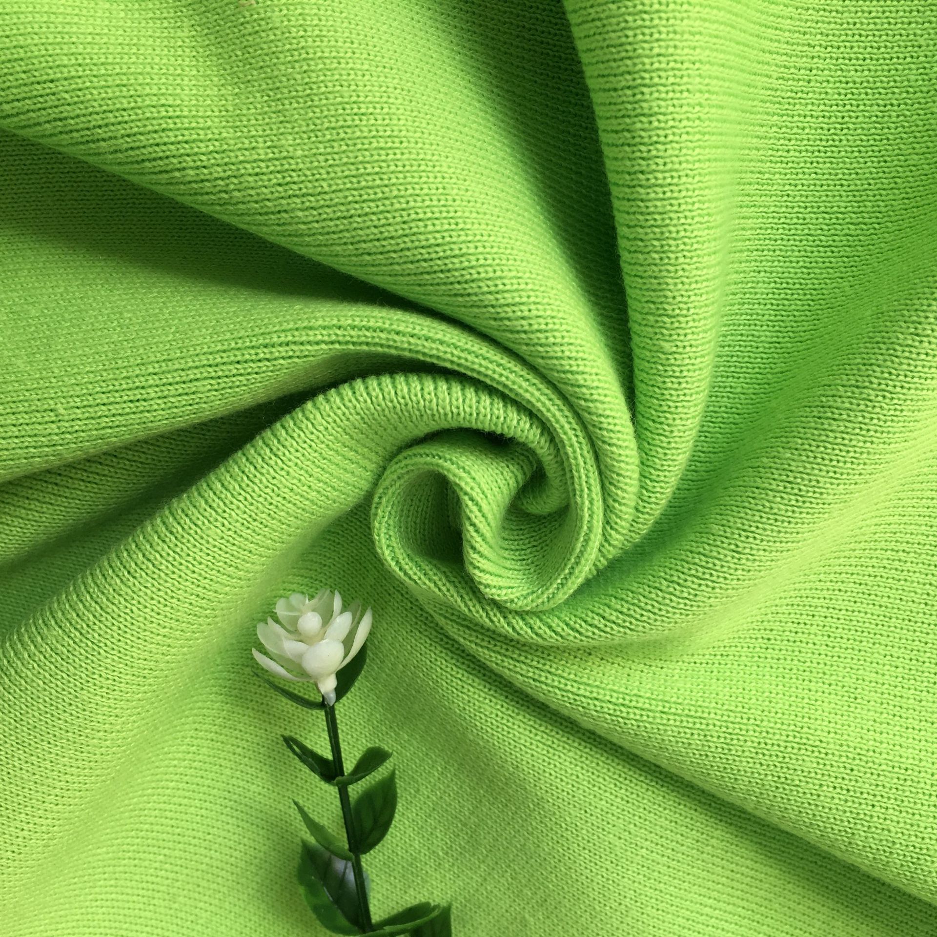 Spot wholesale 580 grams of autumn-winter polyester-spun twill fabric for coats, sweaters, down jackets, collar and hem of sleeves