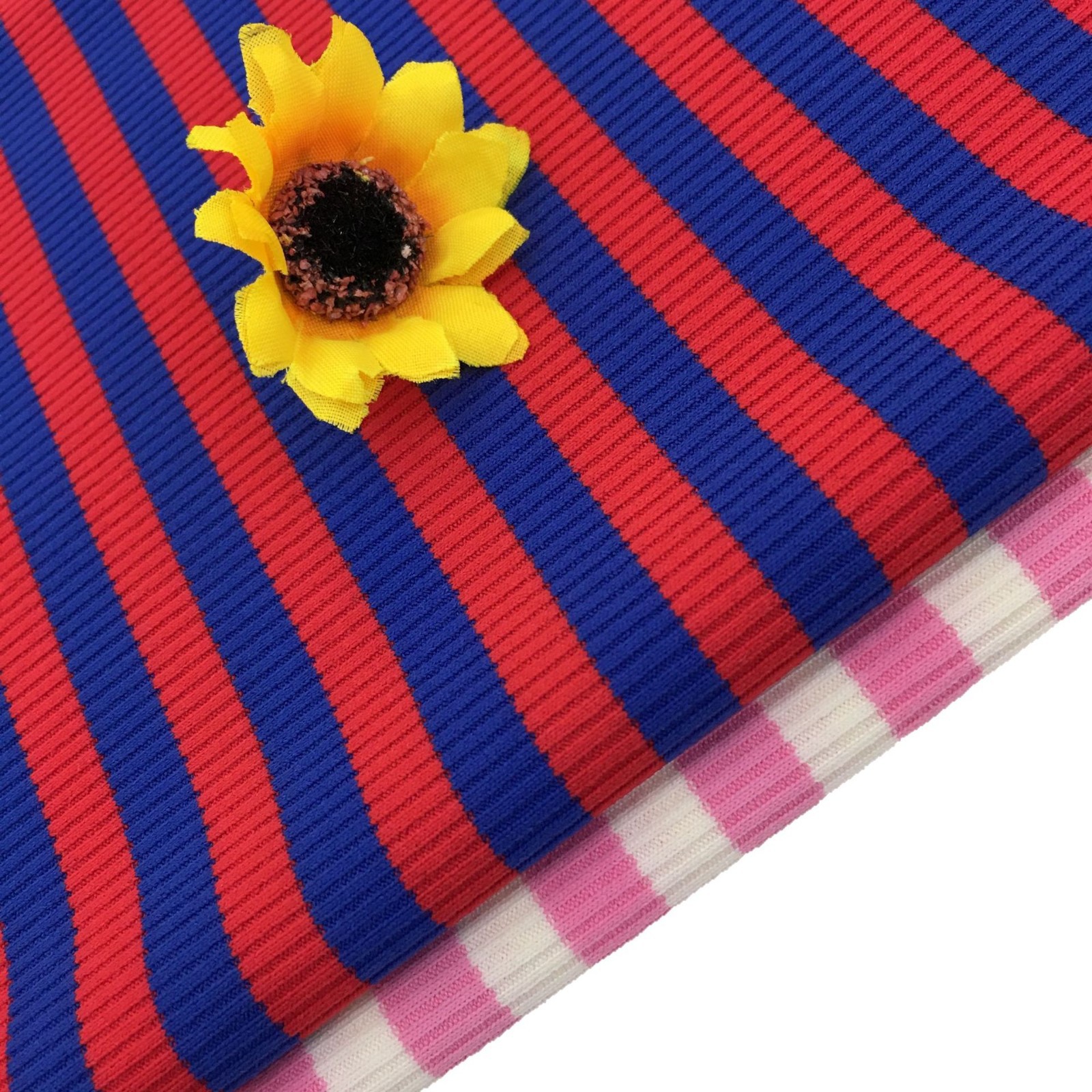 In-stock 240-gram striped fabric, yarn-dyed interstriped ribbed cloth, polyester-cotton spandex knitted fabric for spring and summer clothing styles.
