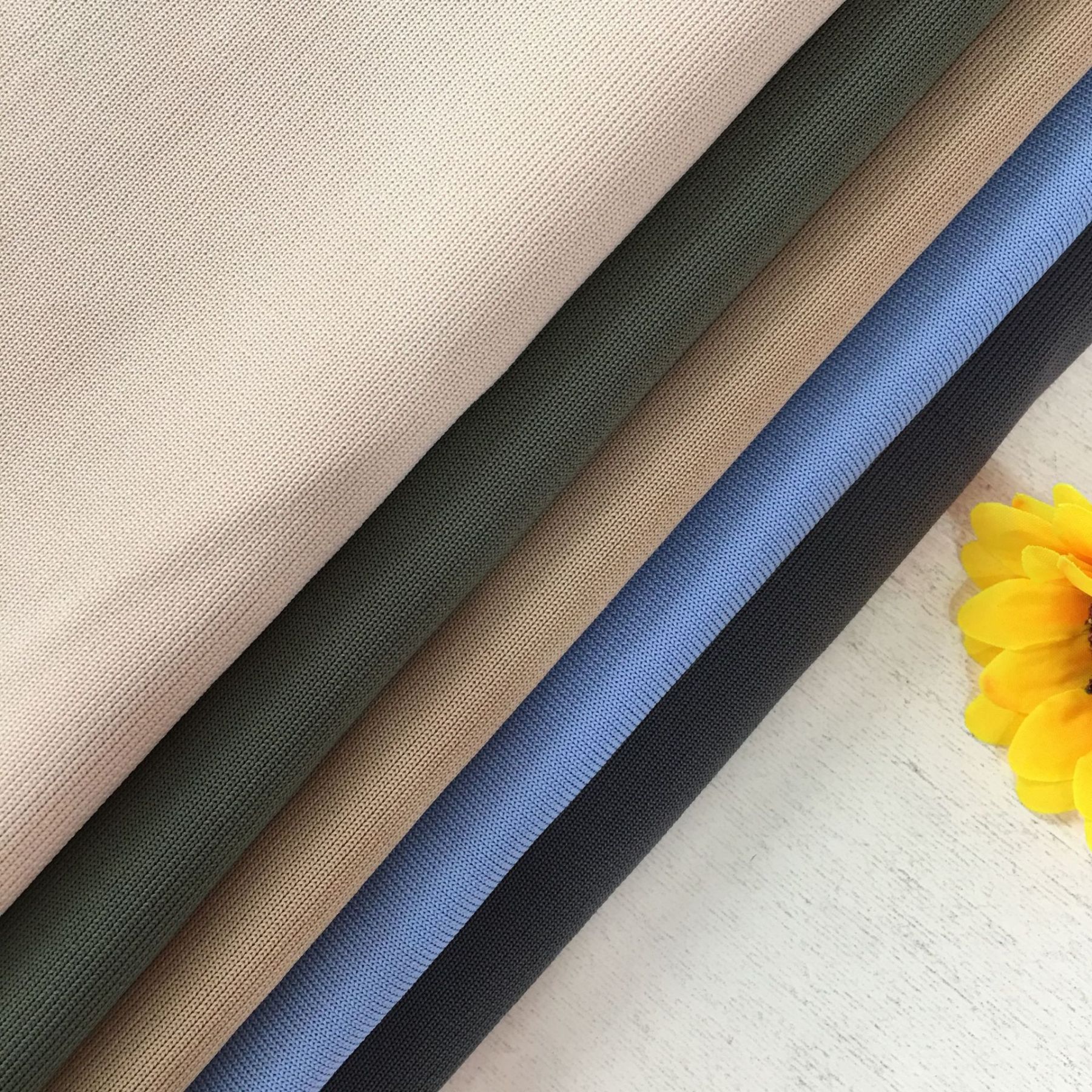 500 grams of 1X1 low-elasticity filament fabric, ribbed fabric made of polyester filament, suitable for spring and summer casual wear, including sweatshirt collars and sleeves.