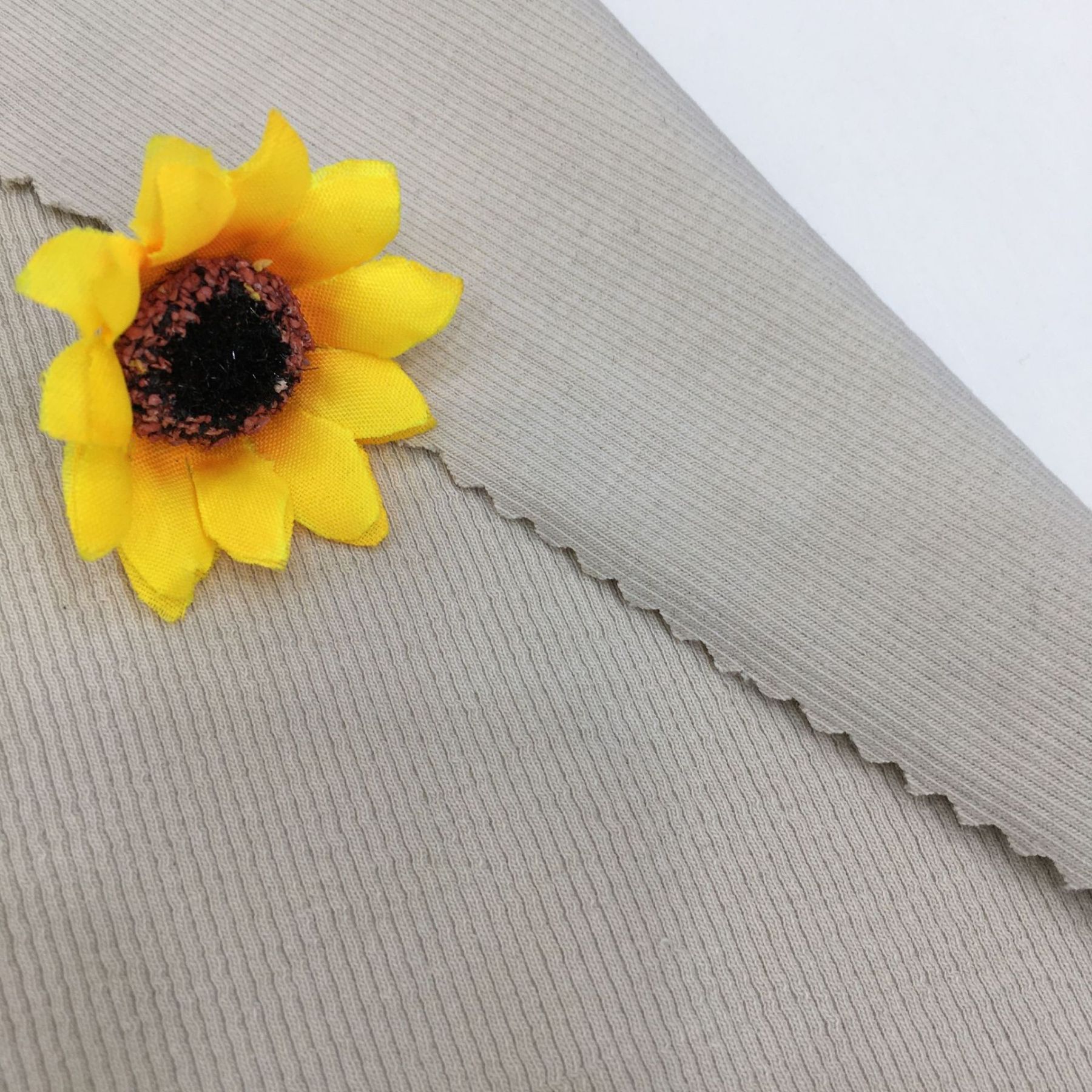 260 grams of ribbed 2x2 long-staple combed cotton stretch ribbed fabric base for men's T-shirt, backless top, with wholesale available.