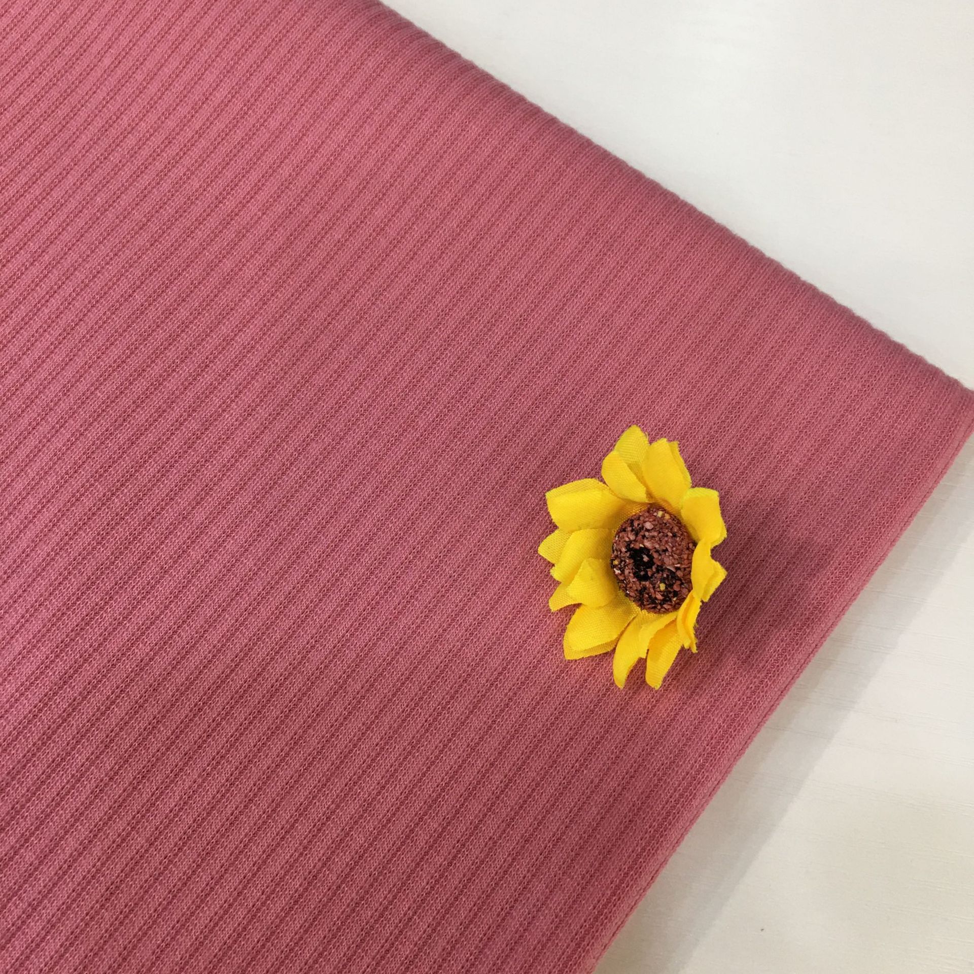 310g 5x4 Ribbed Polyester Knit Fabric, suitable for clothing, shoes, hats, DIY projects, and women's base layer garments. Wholesale available.