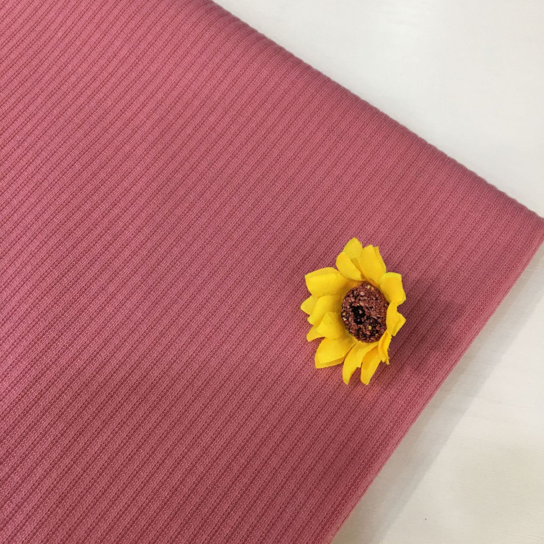 310g 5x4 Ribbed Polyester Knit Fabric, suitable for clothing, shoes, hats, DIY projects, and women's base layer garments. Wholesale available.