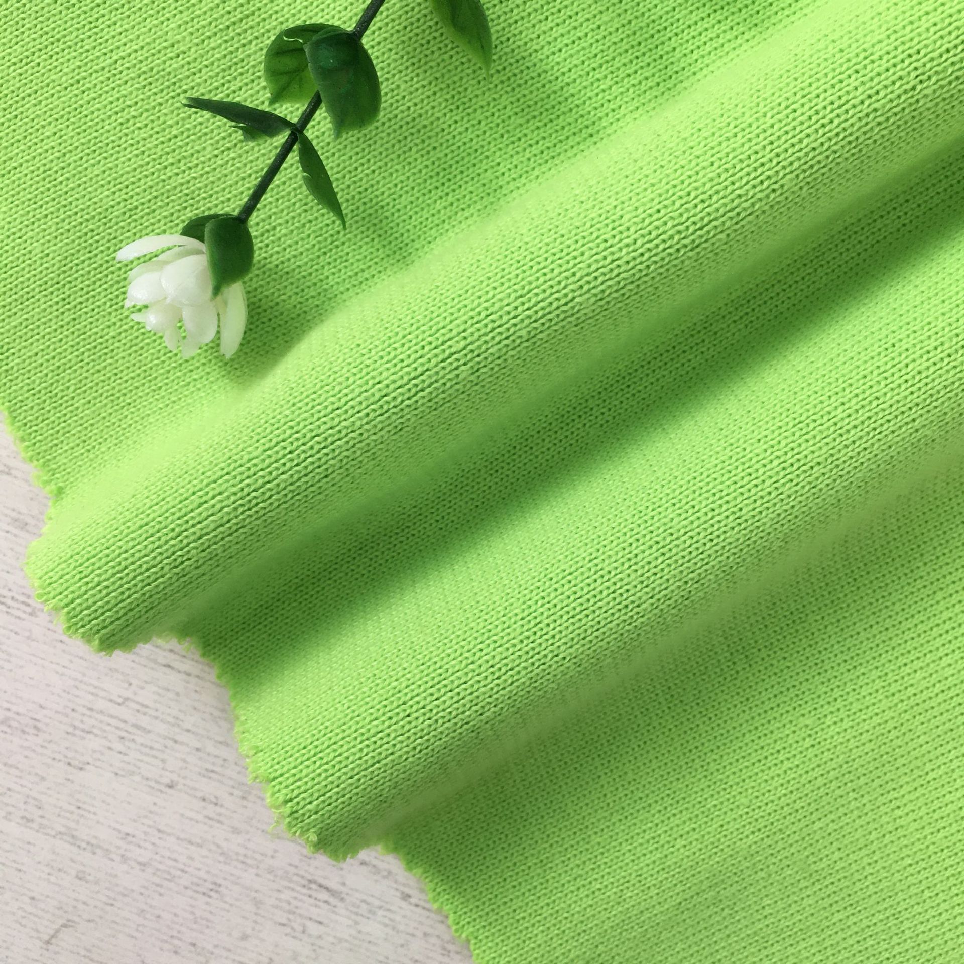 Spot wholesale 580 grams of autumn-winter polyester-spun twill fabric for coats, sweaters, down jackets, collar and hem of sleeves