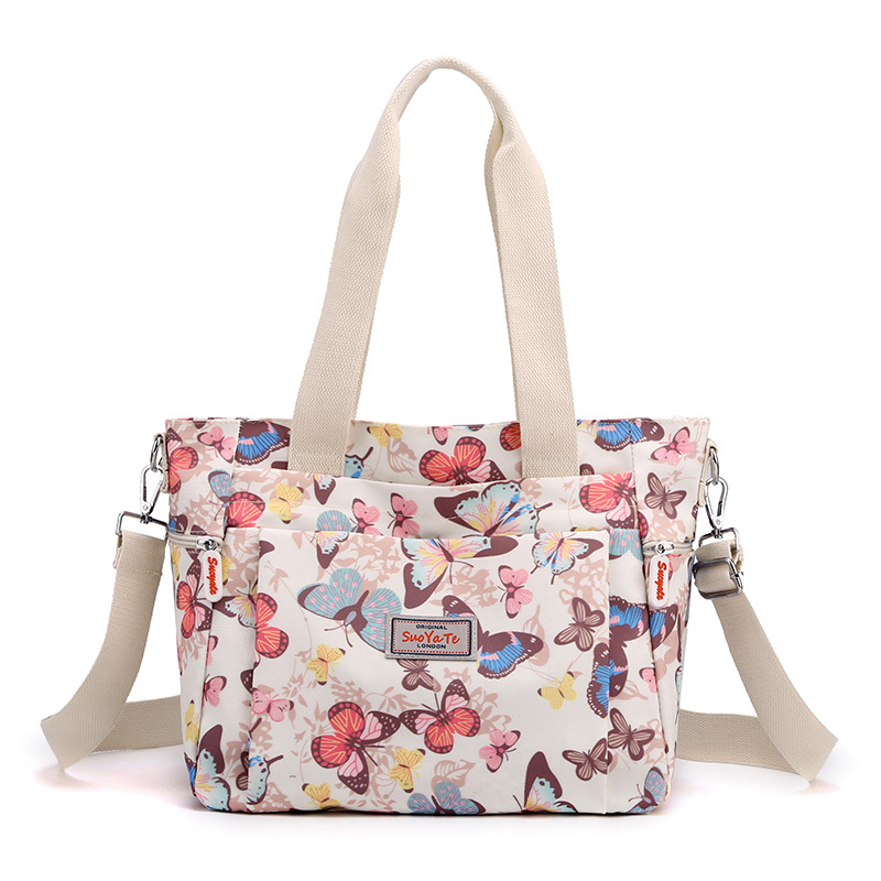 Nagy kapacitású női válltáska