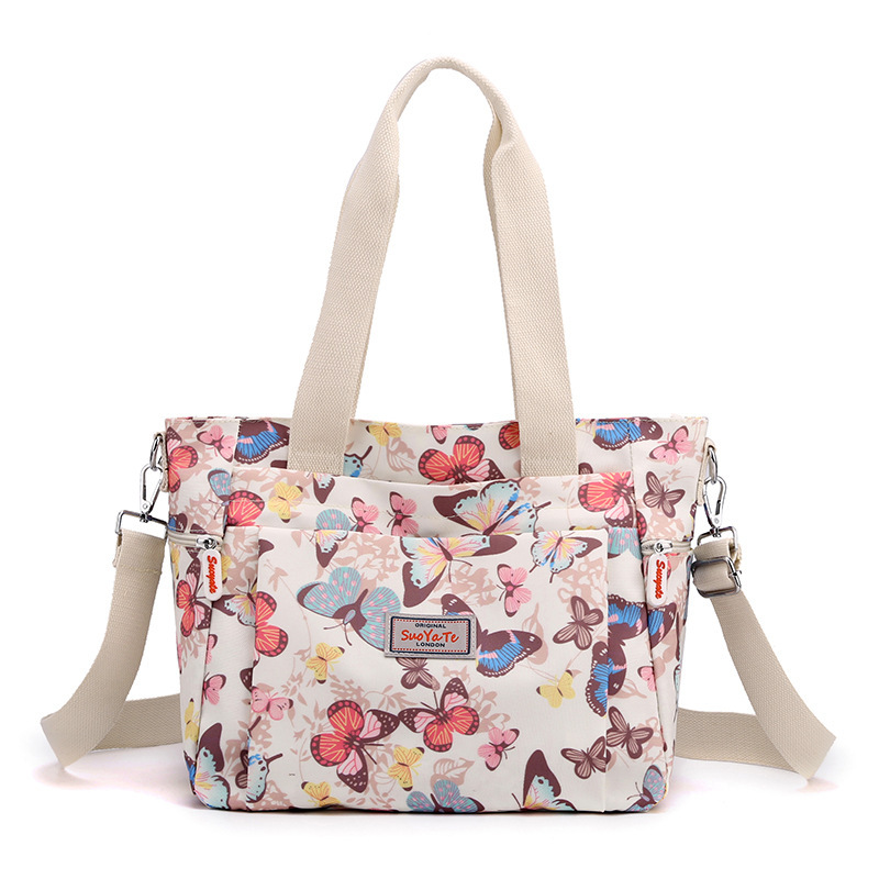 Nagy kapacitású női válltáska