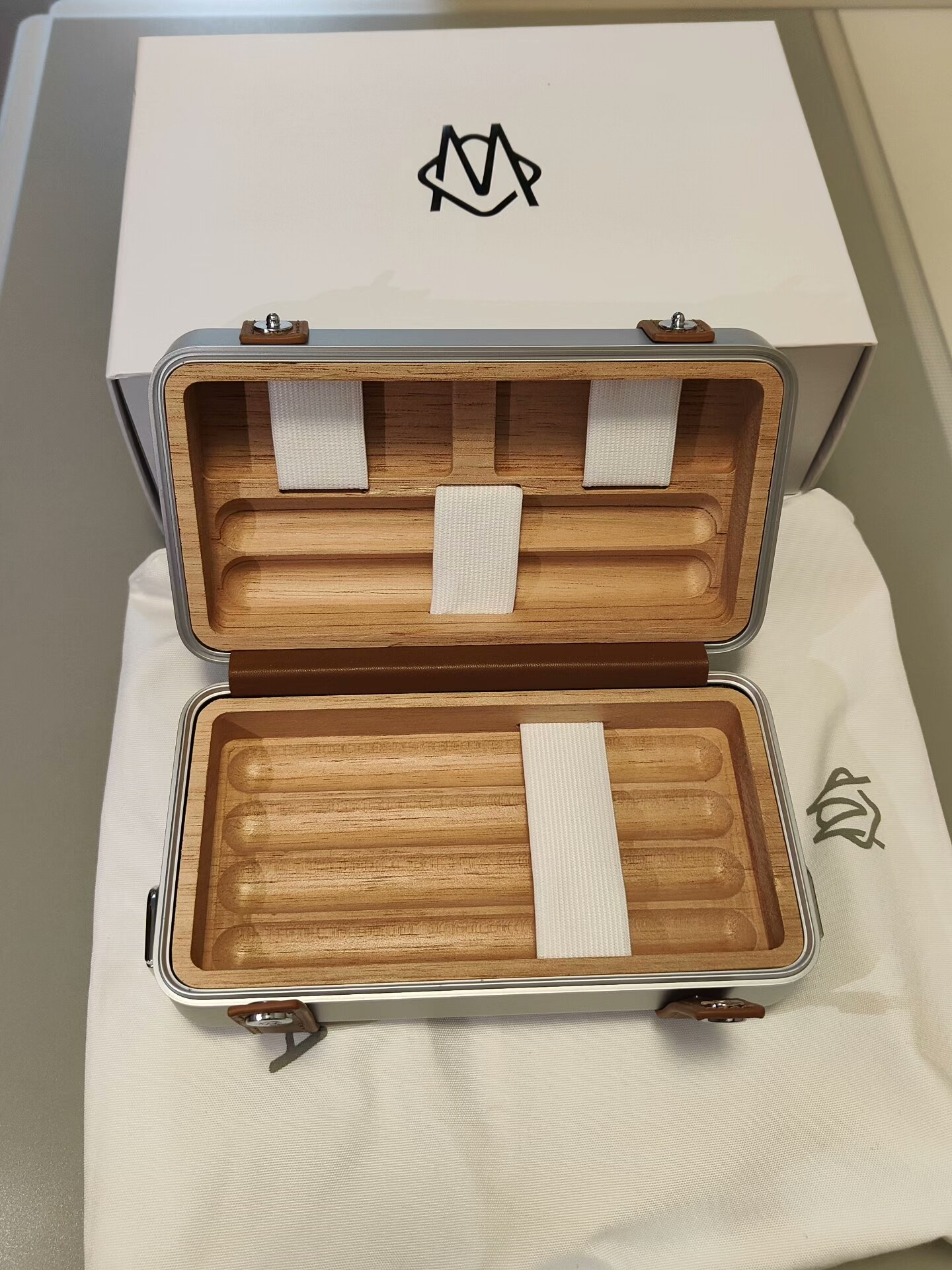 Luxury Cigar Travel Case – No Hygrometer RIMOWA Style Portable Box (Pre-Order, Partial Styles Ship in 30 Days)