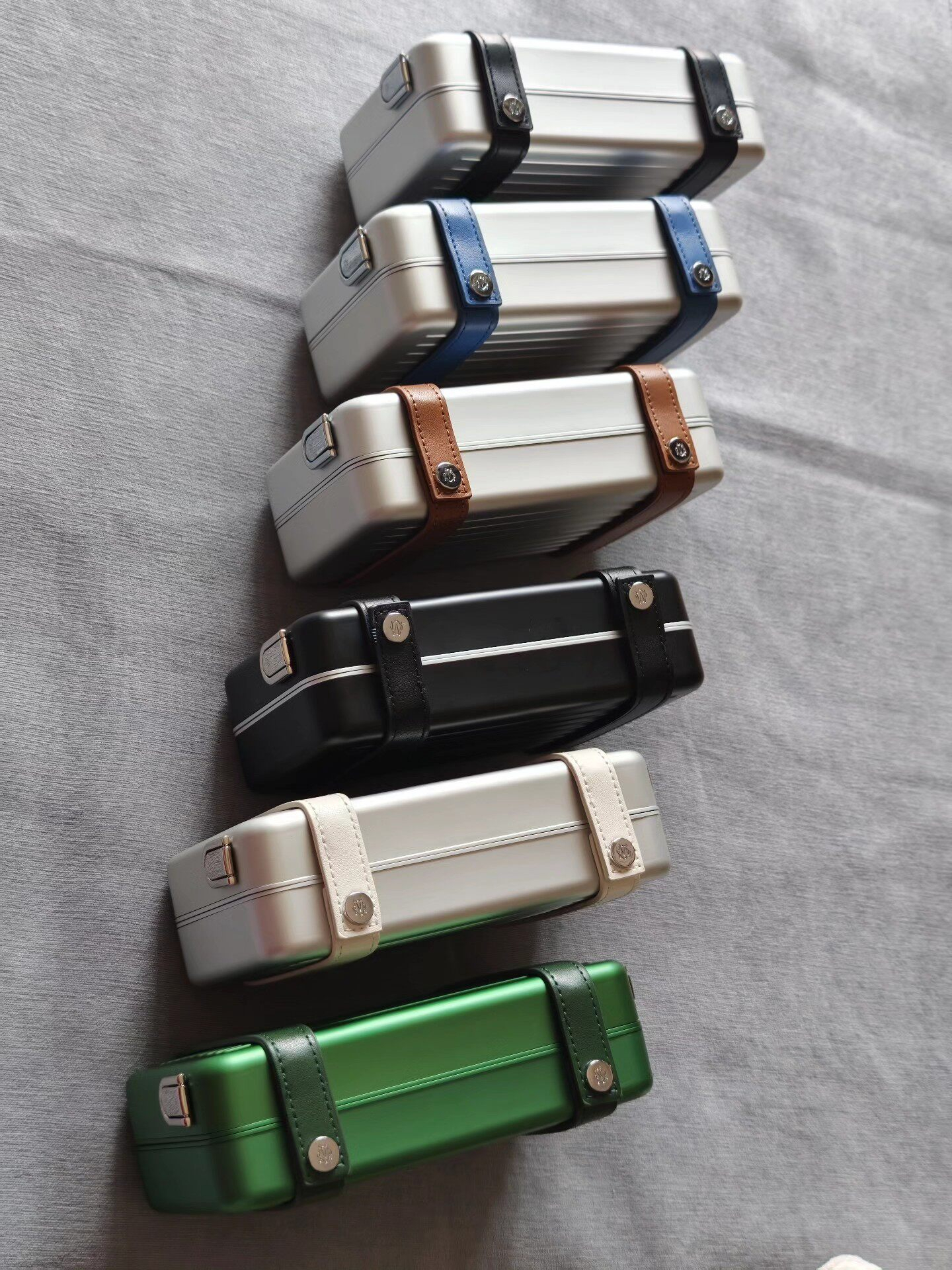 Luxury Cigar Travel Case – With Hygrometer RIMOWA Style Portable Box (Pre-Order, Partial Styles Ship in 30 Days)