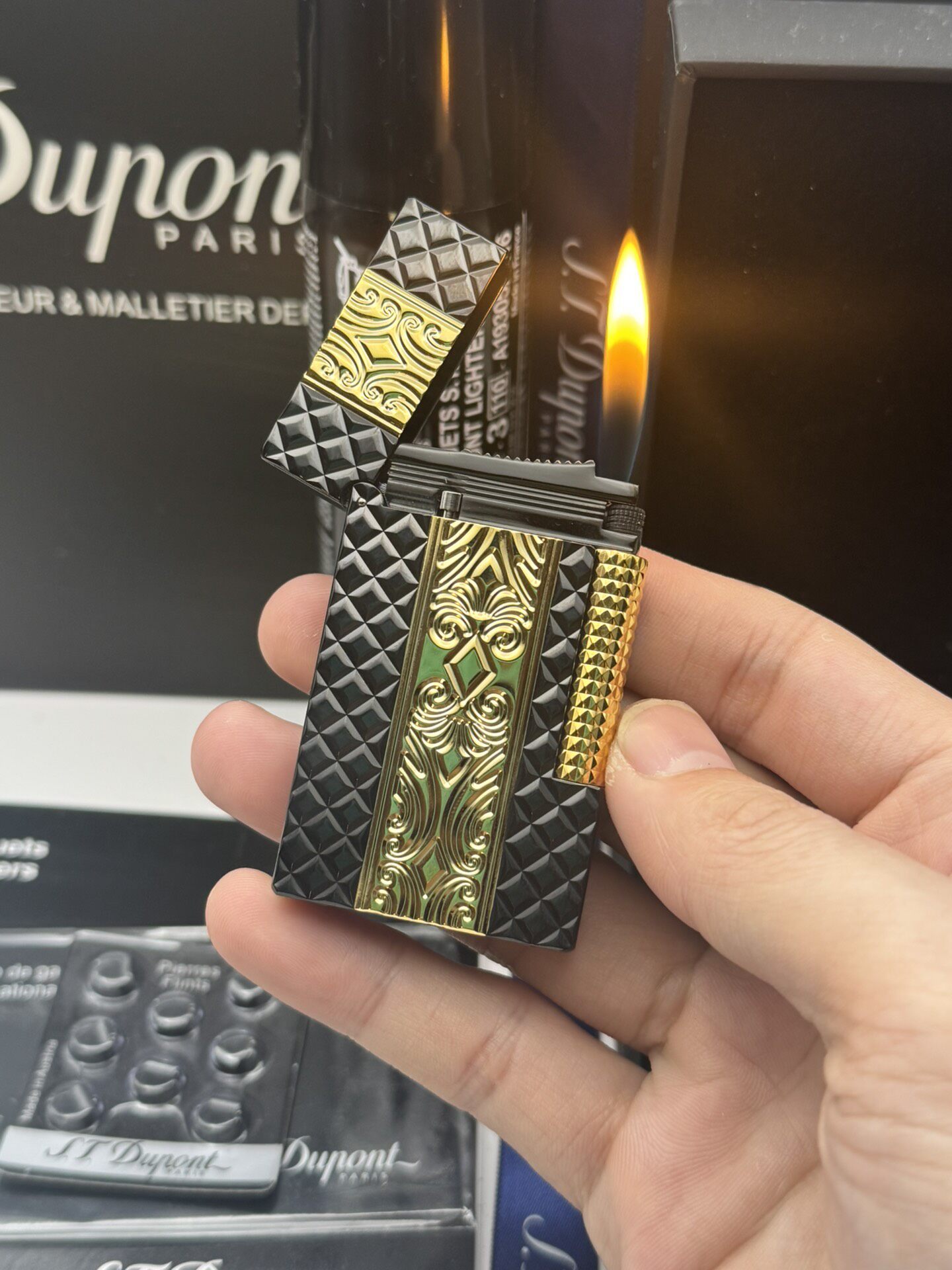 ST Dupont L2 Loud Sound Lighter Black Gold Studded Brass Luxury Lighter