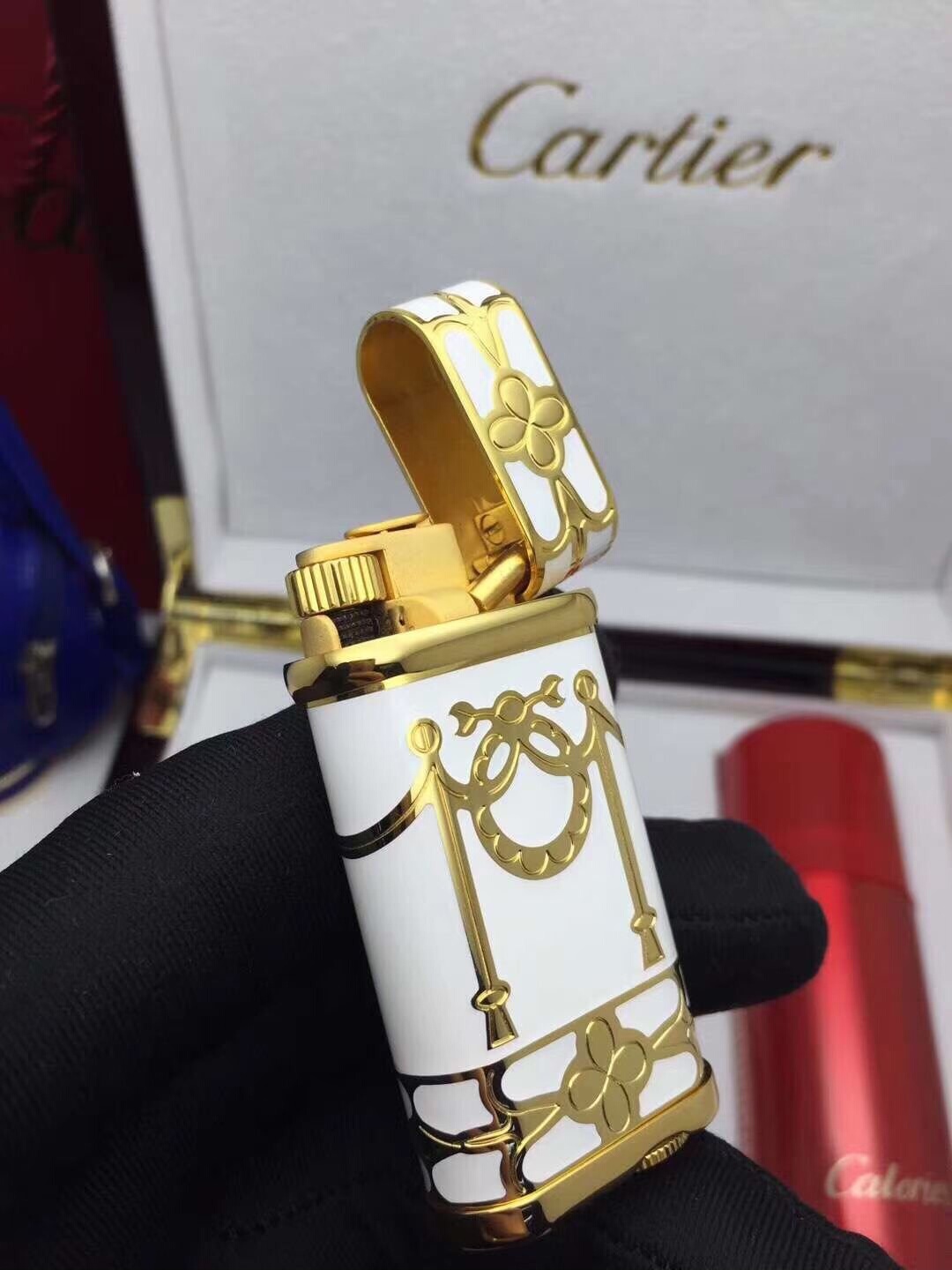 Cartier Lighter White & Gold Regal Ribbon Motif Edition