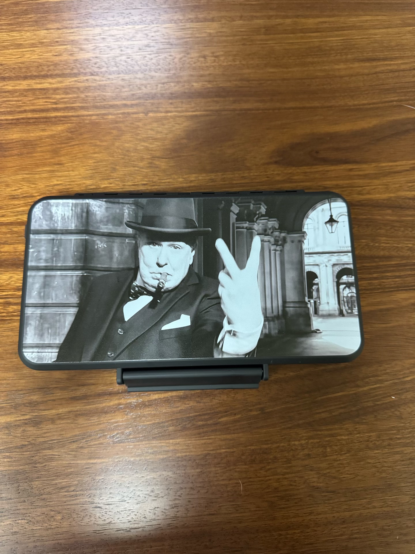 Churchill Vintage Portrait 5-Cigar Travel Humidor Case | Waterproof Portable Cigar Storage