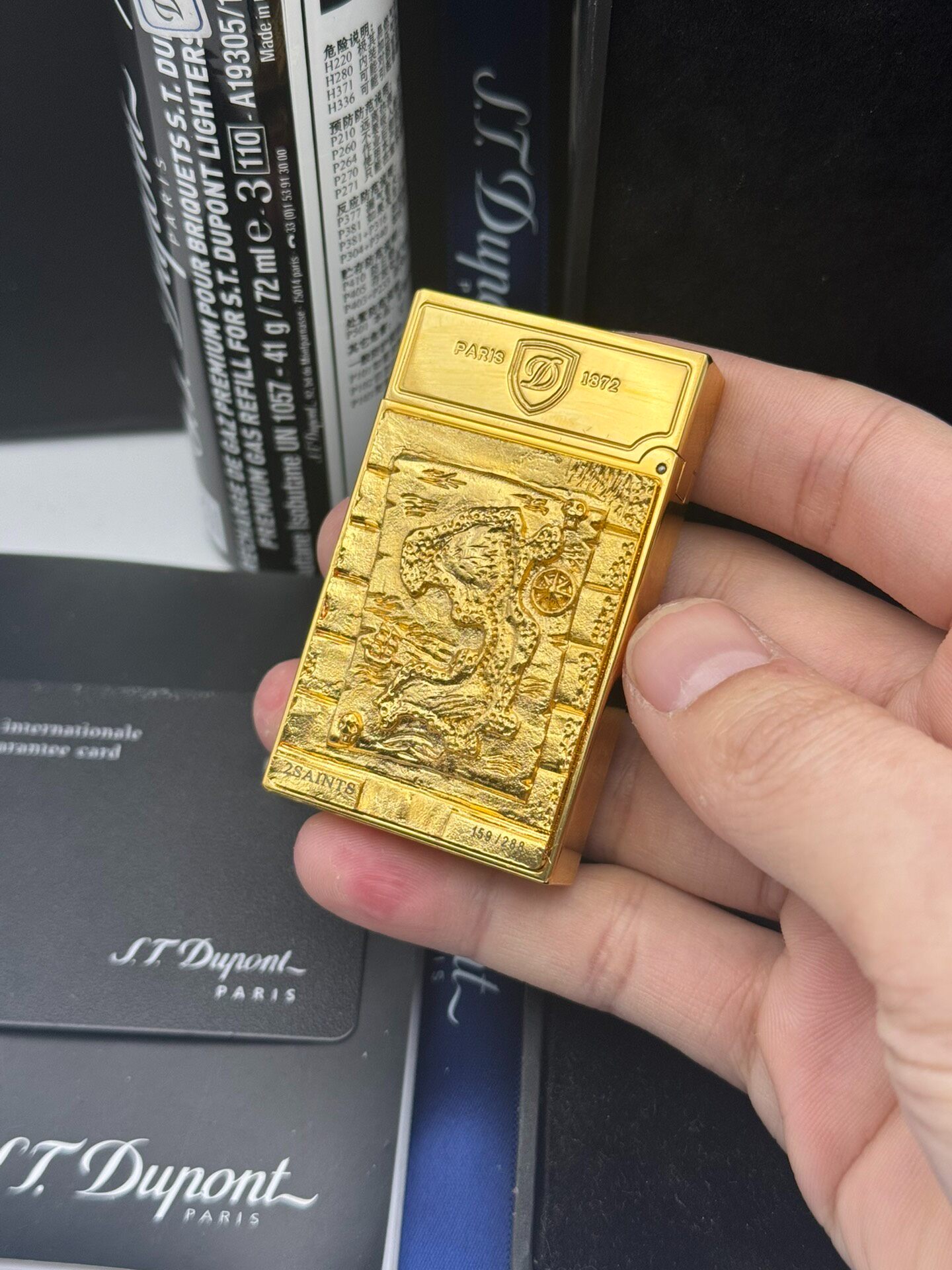 ST Dupont Ligne 2 Pirate Prestige Skull Relief Gold Butane Lighter