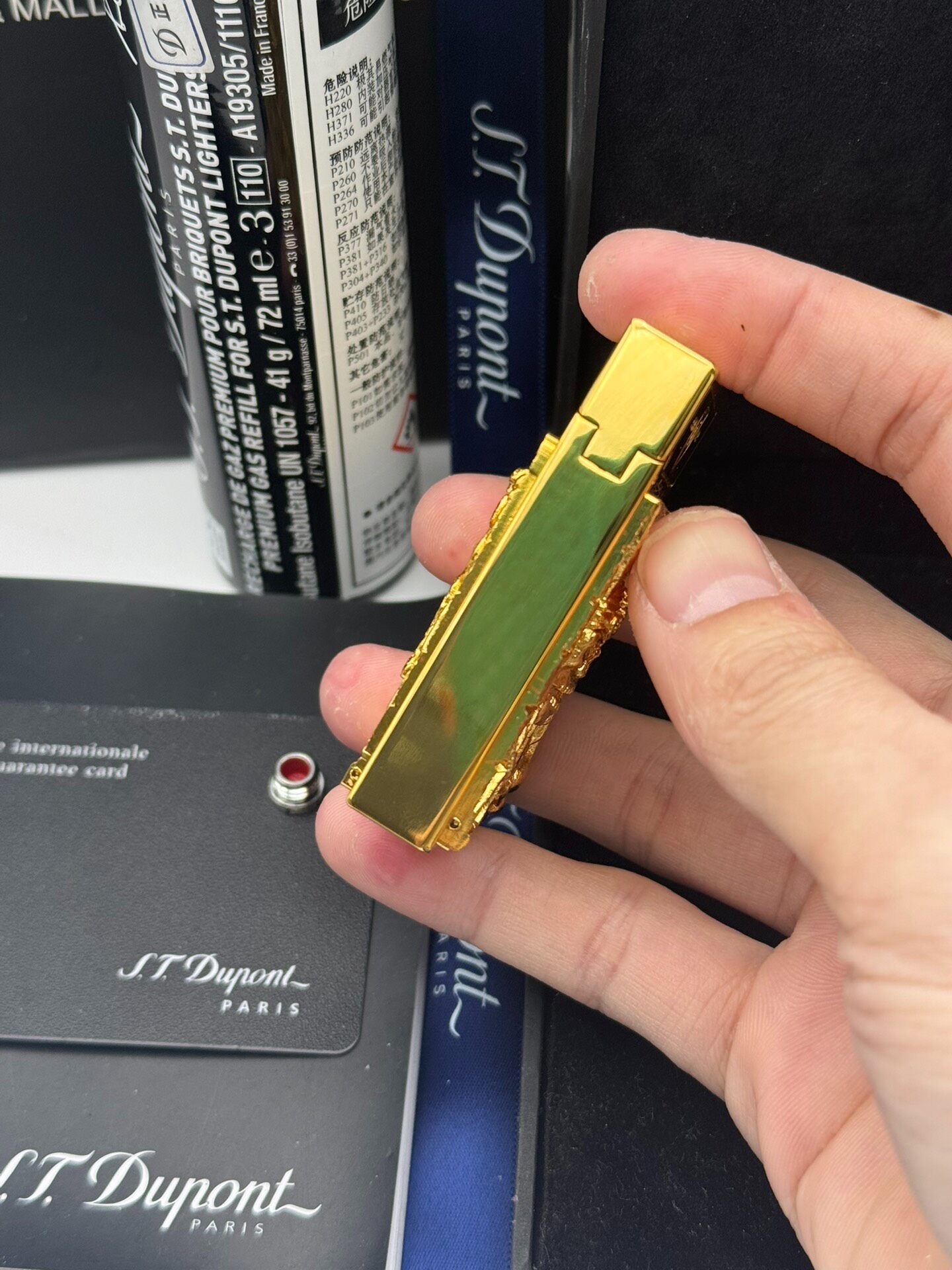 ST Dupont Ligne 2 Pirate Prestige Skull Relief Gold Butane Lighter