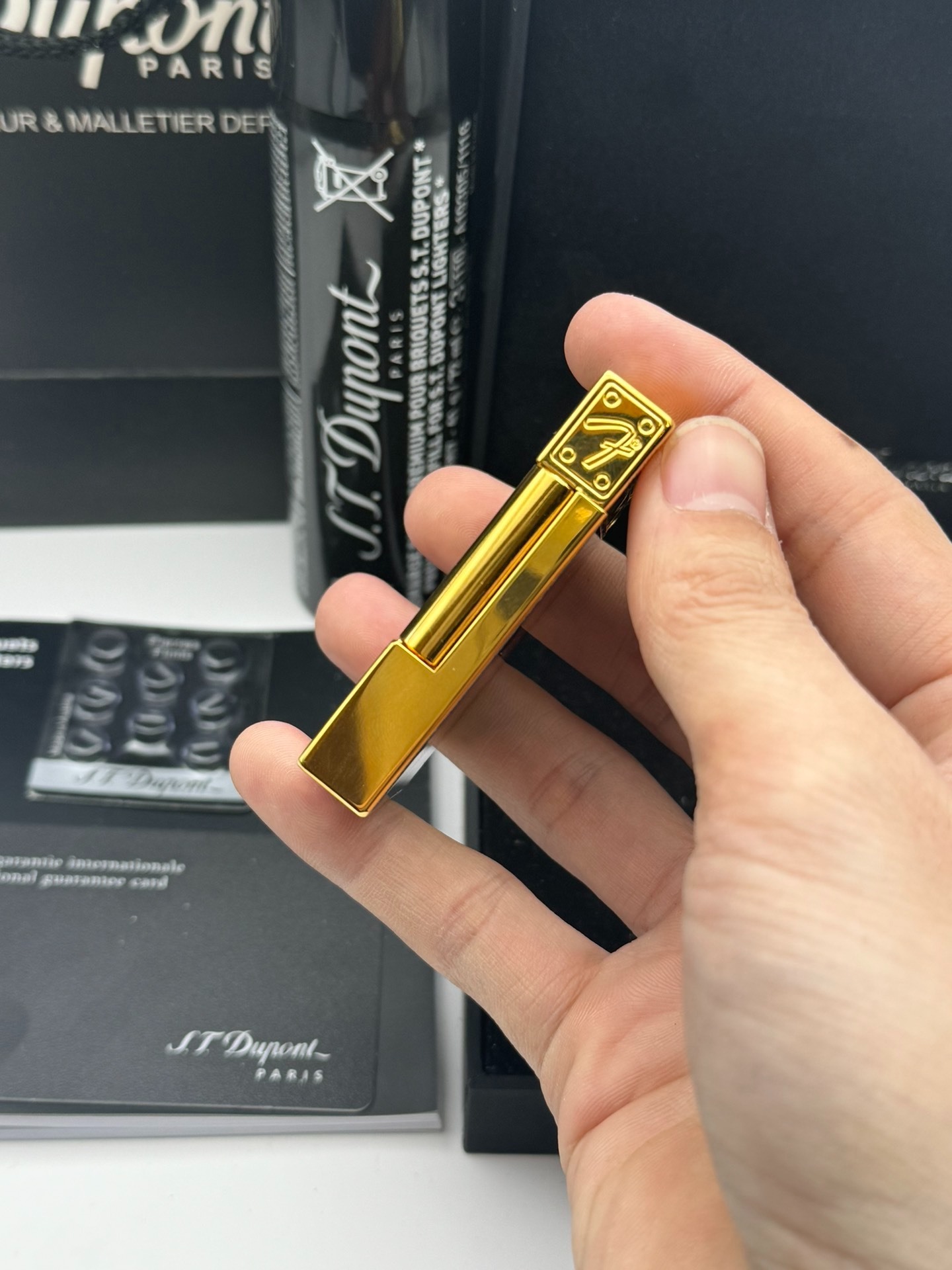 ST Dupont Dual Flame Fender Rock Tribute Gradient Brass Lighter