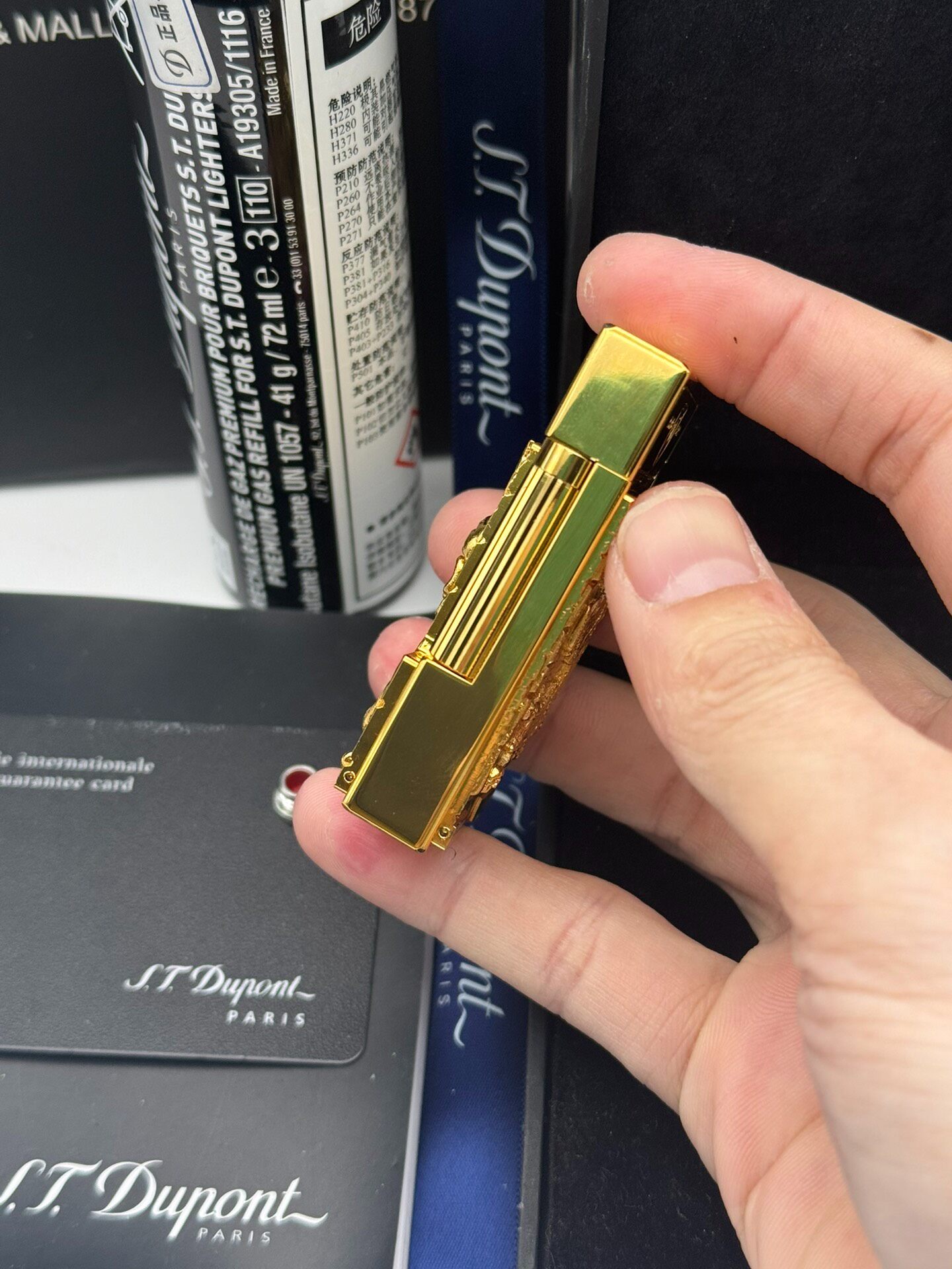 ST Dupont Ligne 2 Pirate Prestige Skull Relief Gold Butane Lighter