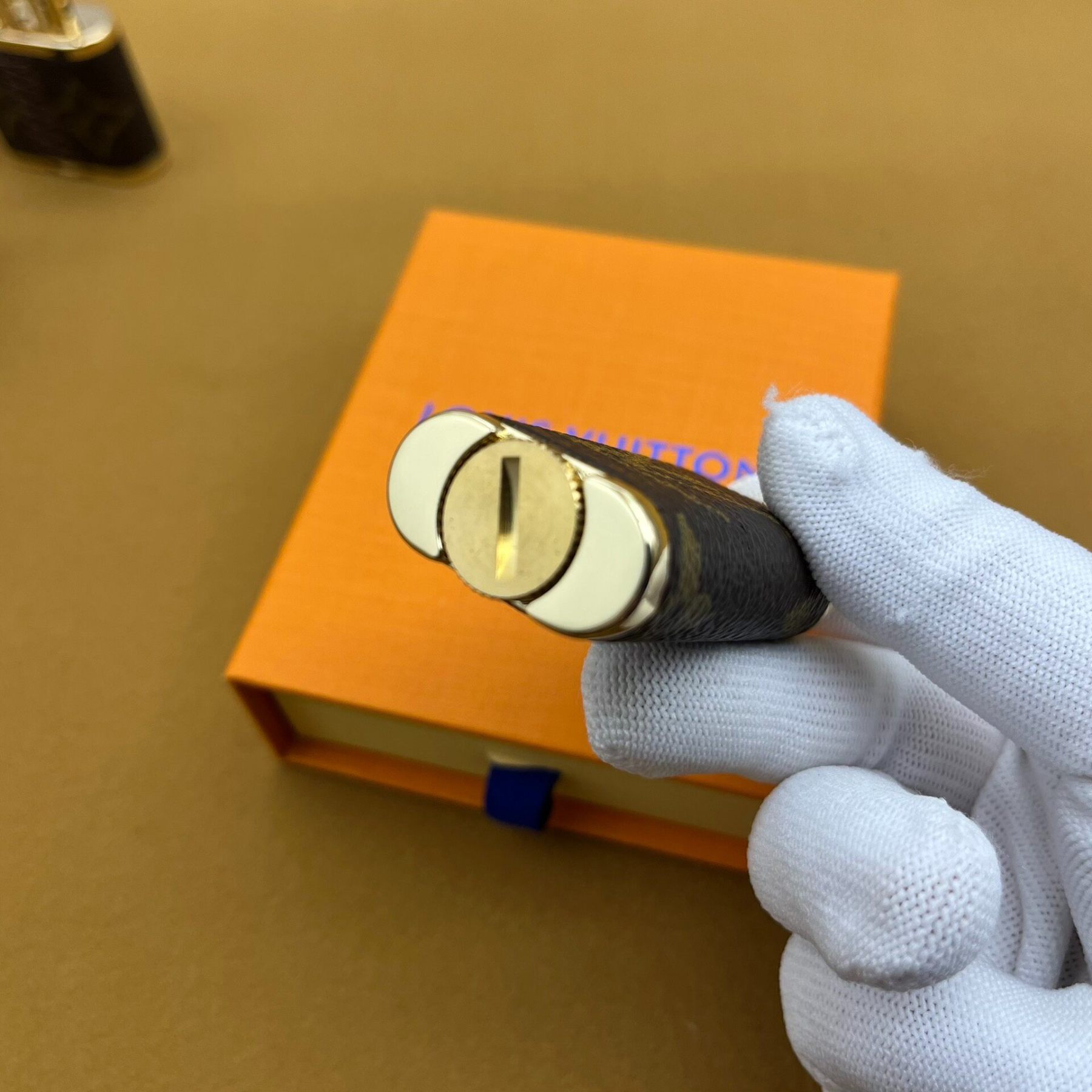 Vintage Kerosene Lighter – Brass Body Integrated Fuel Tank Design