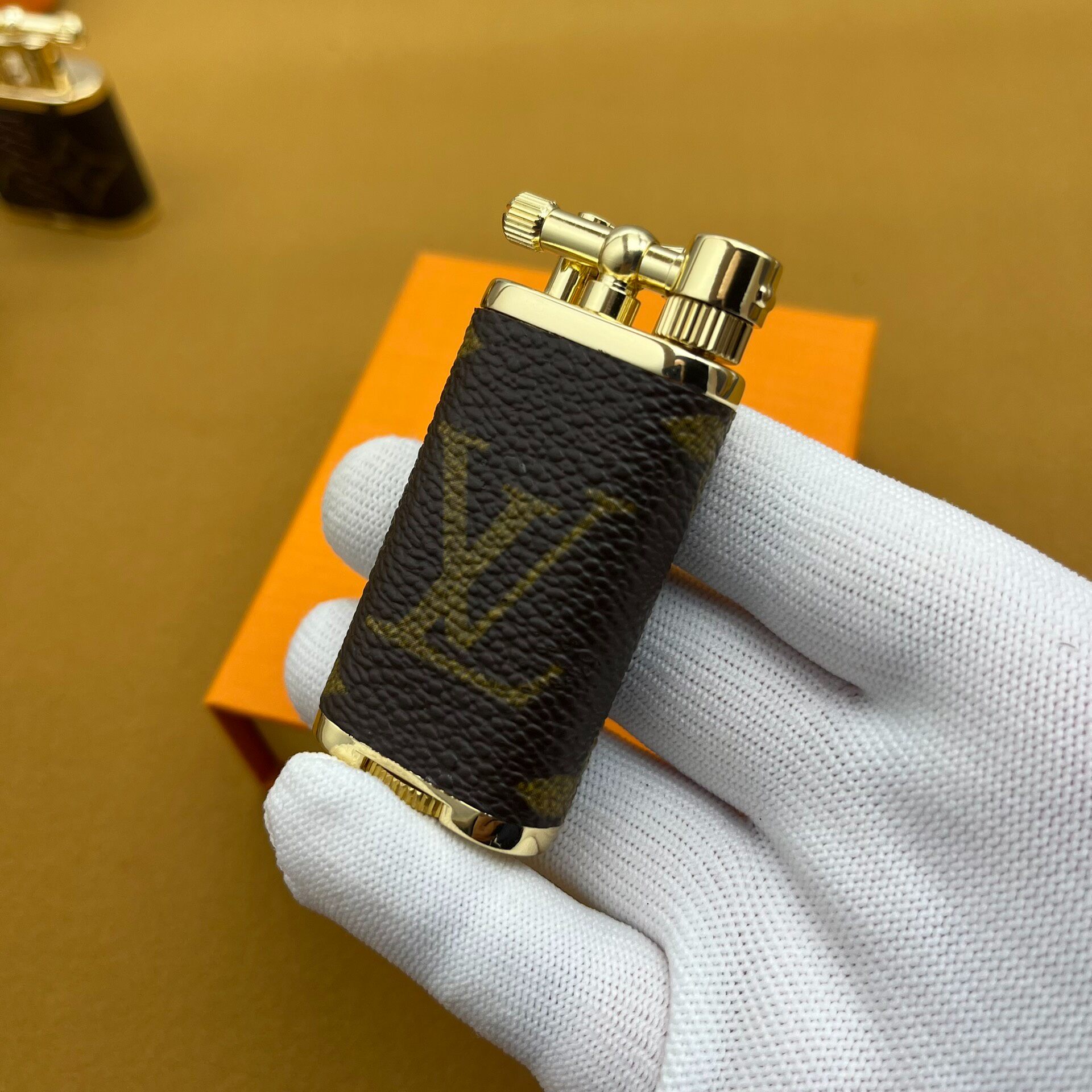 Vintage Kerosene Lighter – Brass Body Integrated Fuel Tank Design