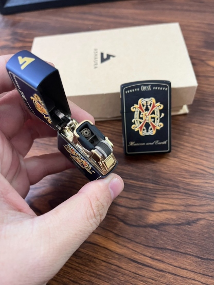 Fuente OpusX Switchable Soft Flame & Torch Butane Lighter