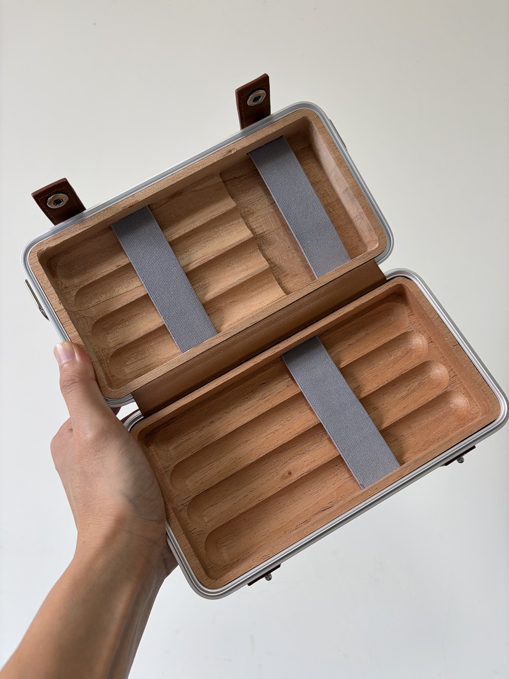 Luxury Cigar Travel Case – No Hygrometer RIMOWA Style Portable Box