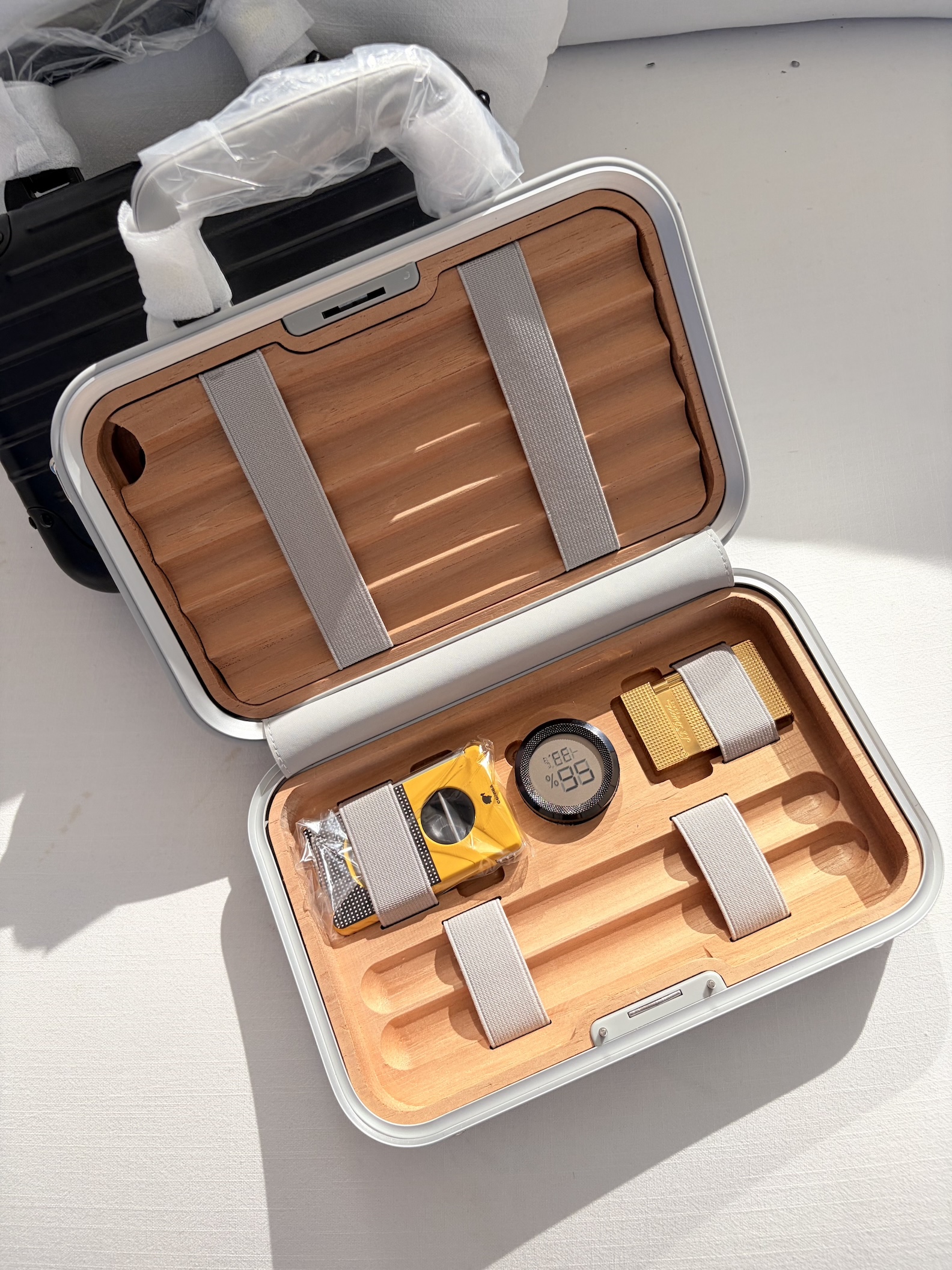 3-Layer RMW Style Aluminum Magnesium Travel Storage Case | Luxury Cedar Wood Humidor Organizer