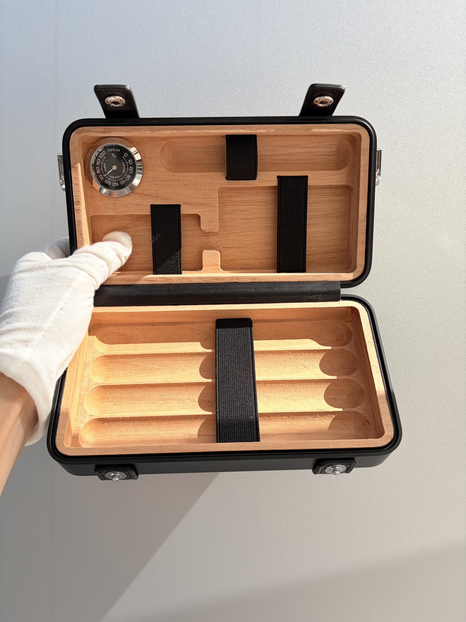 Black Luxury Cigar Travel Case – RMW Style Portable Box