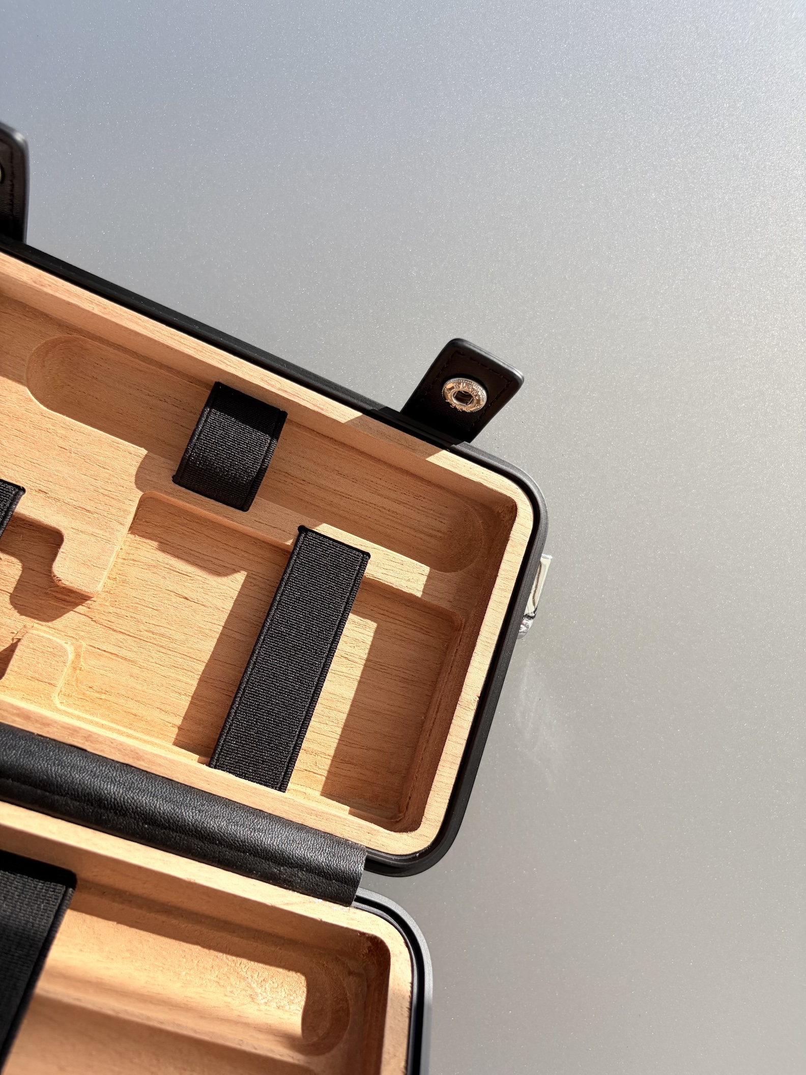 Black Luxury Cigar Travel Case – RMW Style Portable Box