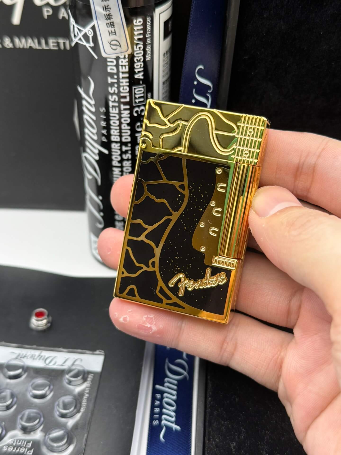 ST Dupont Ligne 2 Fender Lacquered Black & Gold Lighter