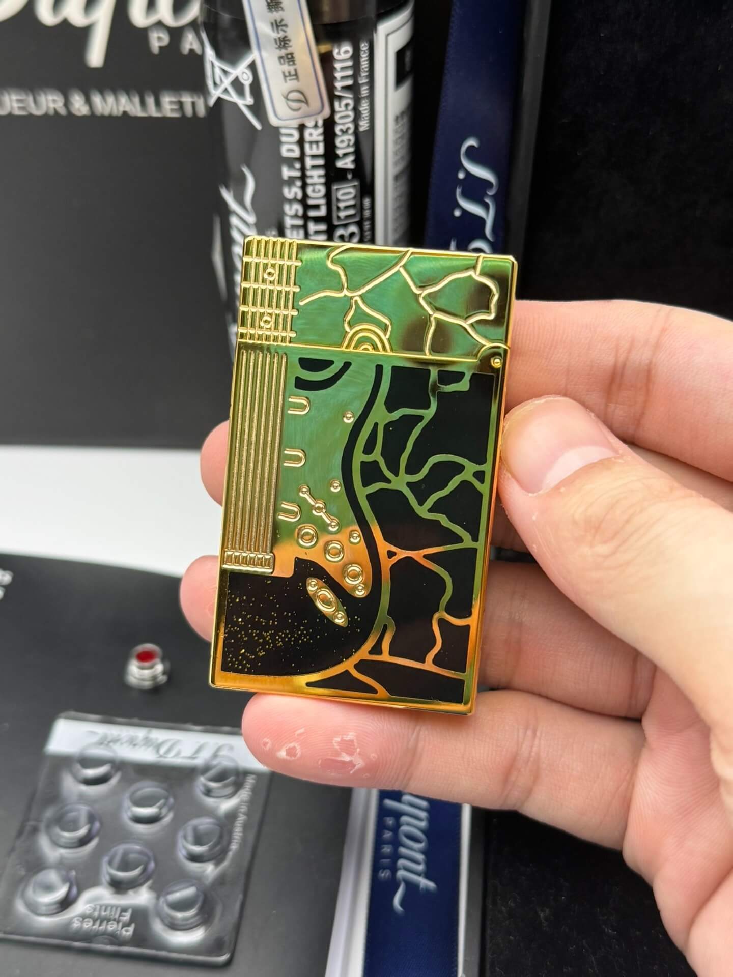 ST Dupont Ligne 2 Fender Lacquered Black & Gold Lighter