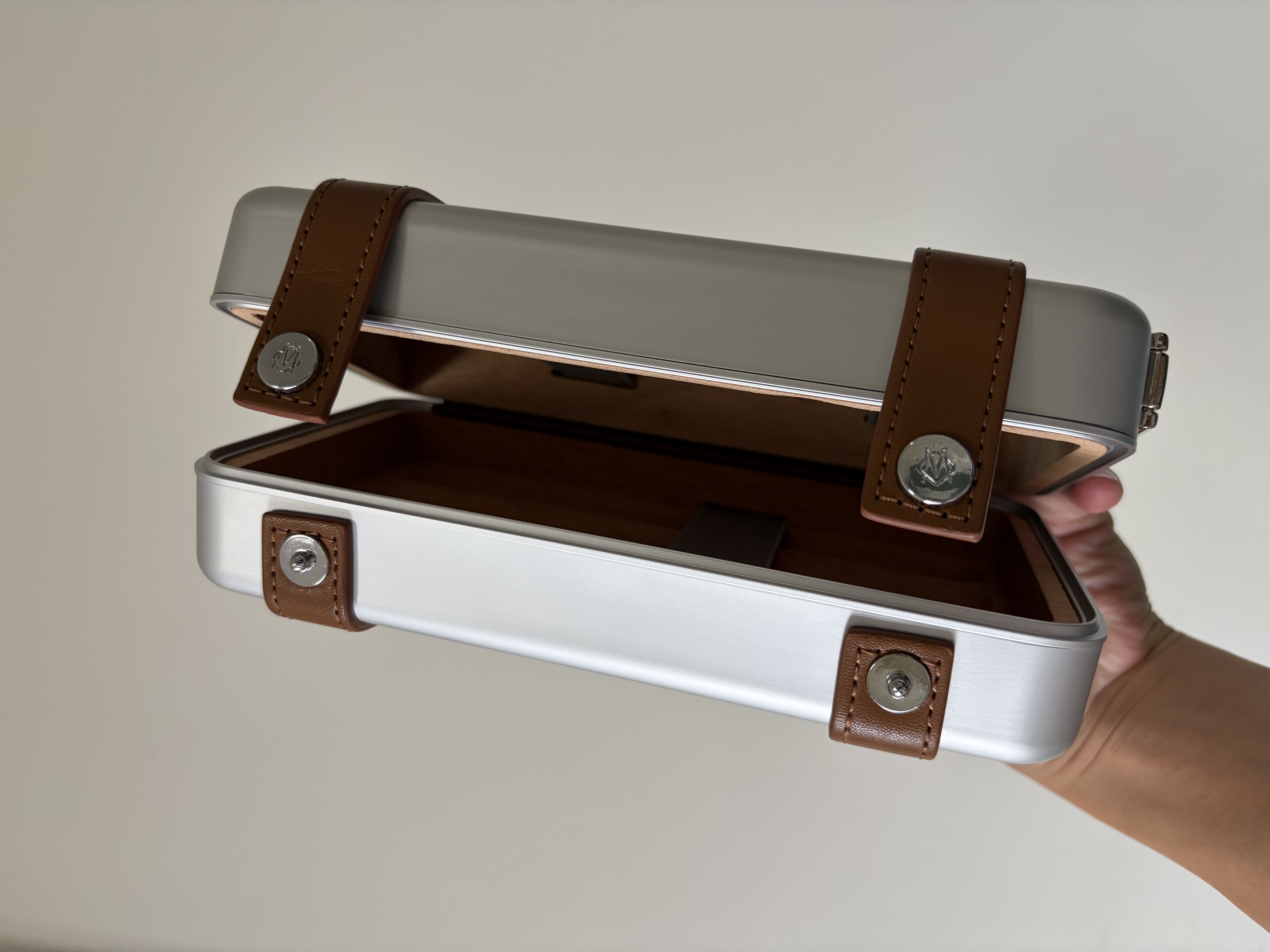 Silver Brown Luxury Cigar Travel Case – No Hygrometer RMW Style Portable Box