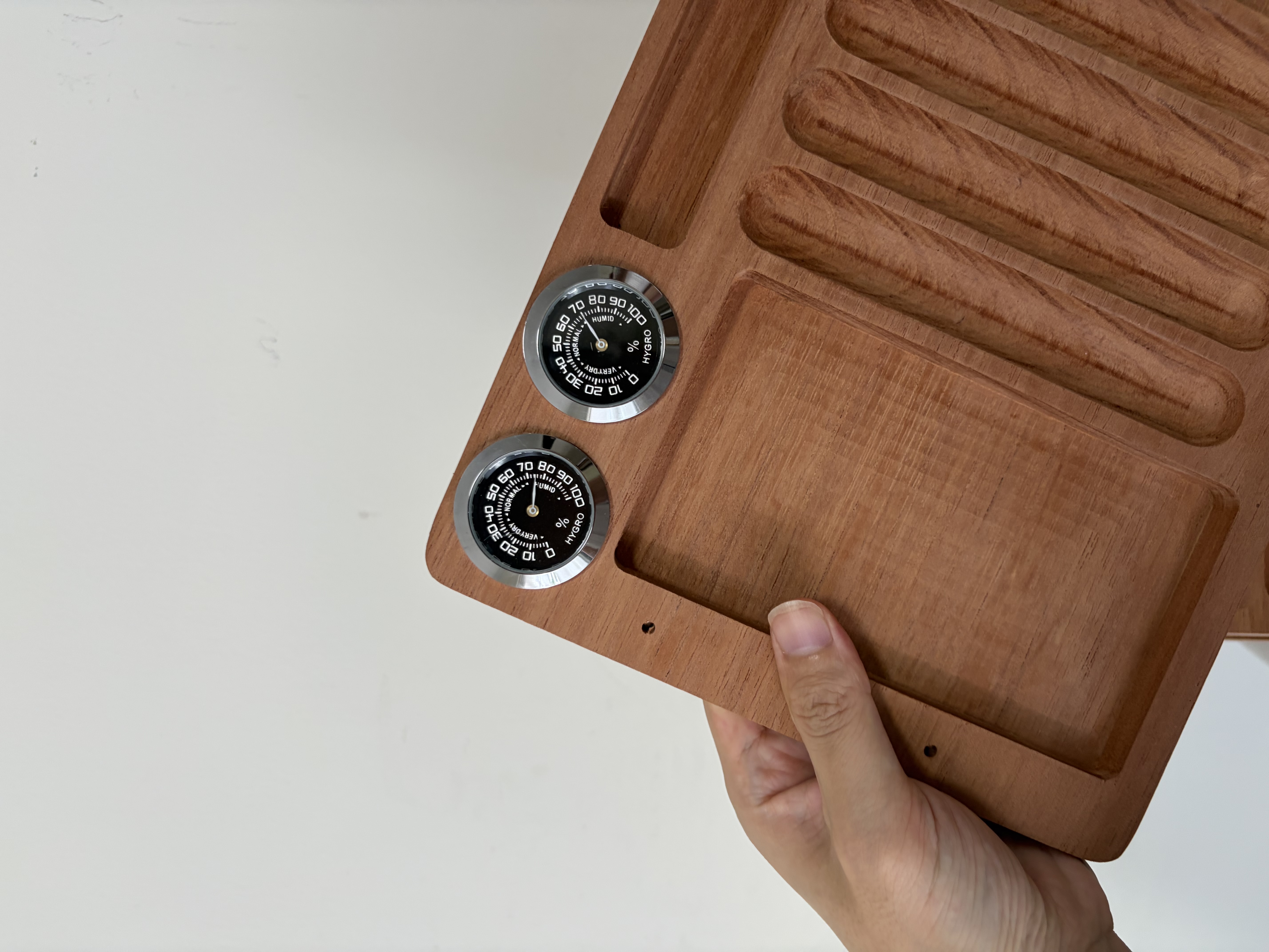 RMW Style Luxury Travel Humidor Case | Aluminum Makeup Case Converted Cigar Tool Box with Hygrometer & Accessories Storage