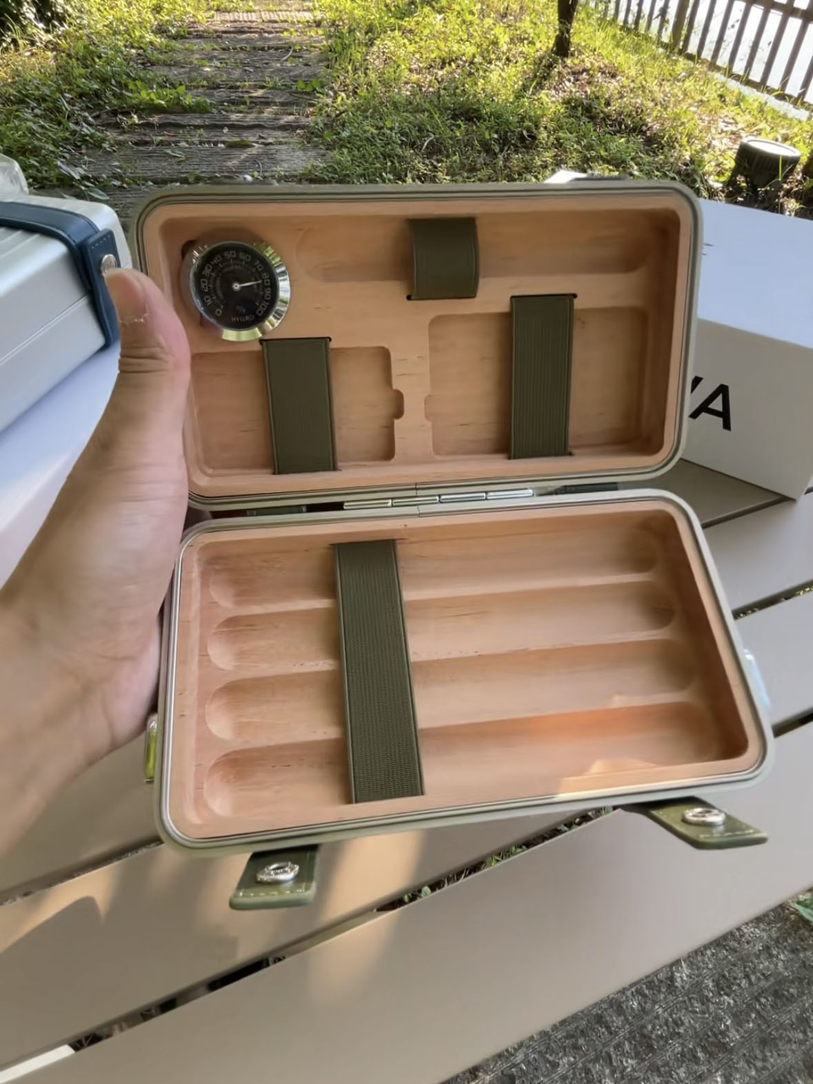 Champagne Green Luxury Cigar Travel Case – No Hygrometer RMW Style Portable Box