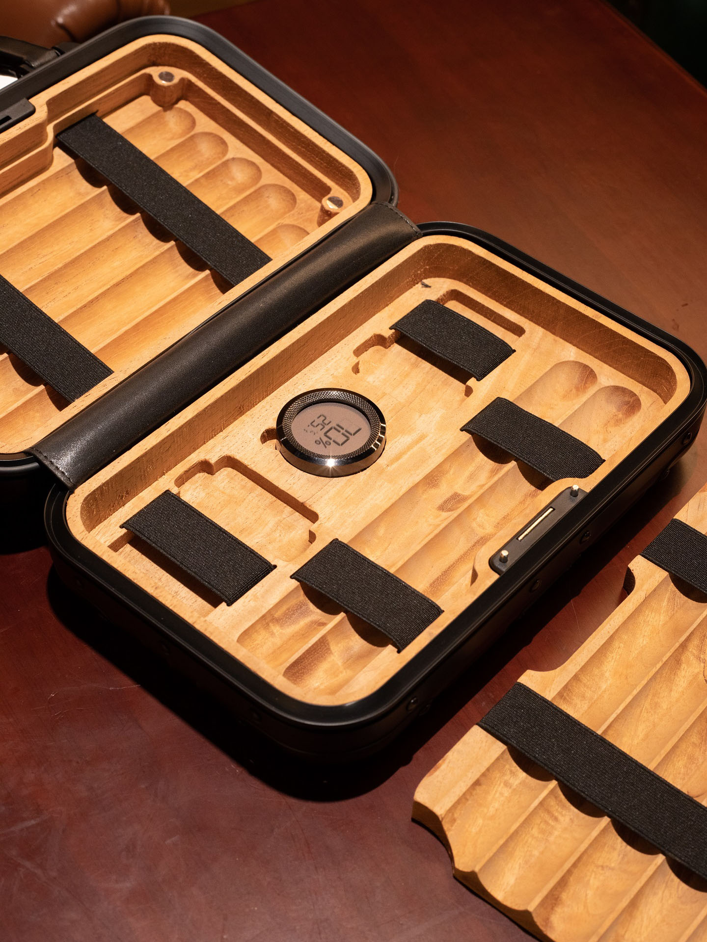 3-Layer RMW Style Aluminum Magnesium Travel Storage Case | Luxury Cedar Wood Humidor Organizer