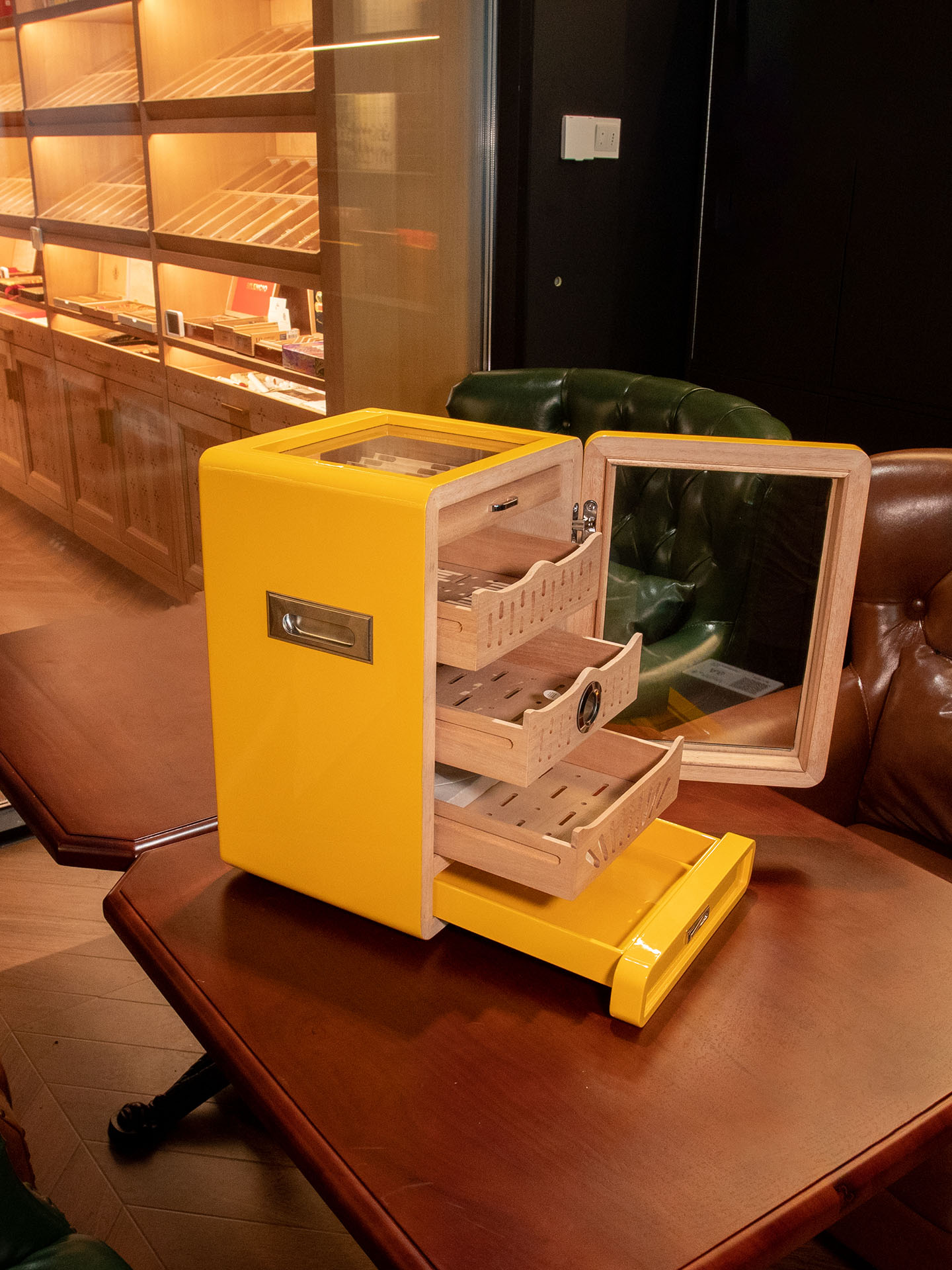 Humidor Yellow Electronic Humidifier Glass 4 Drawer Cigar Box