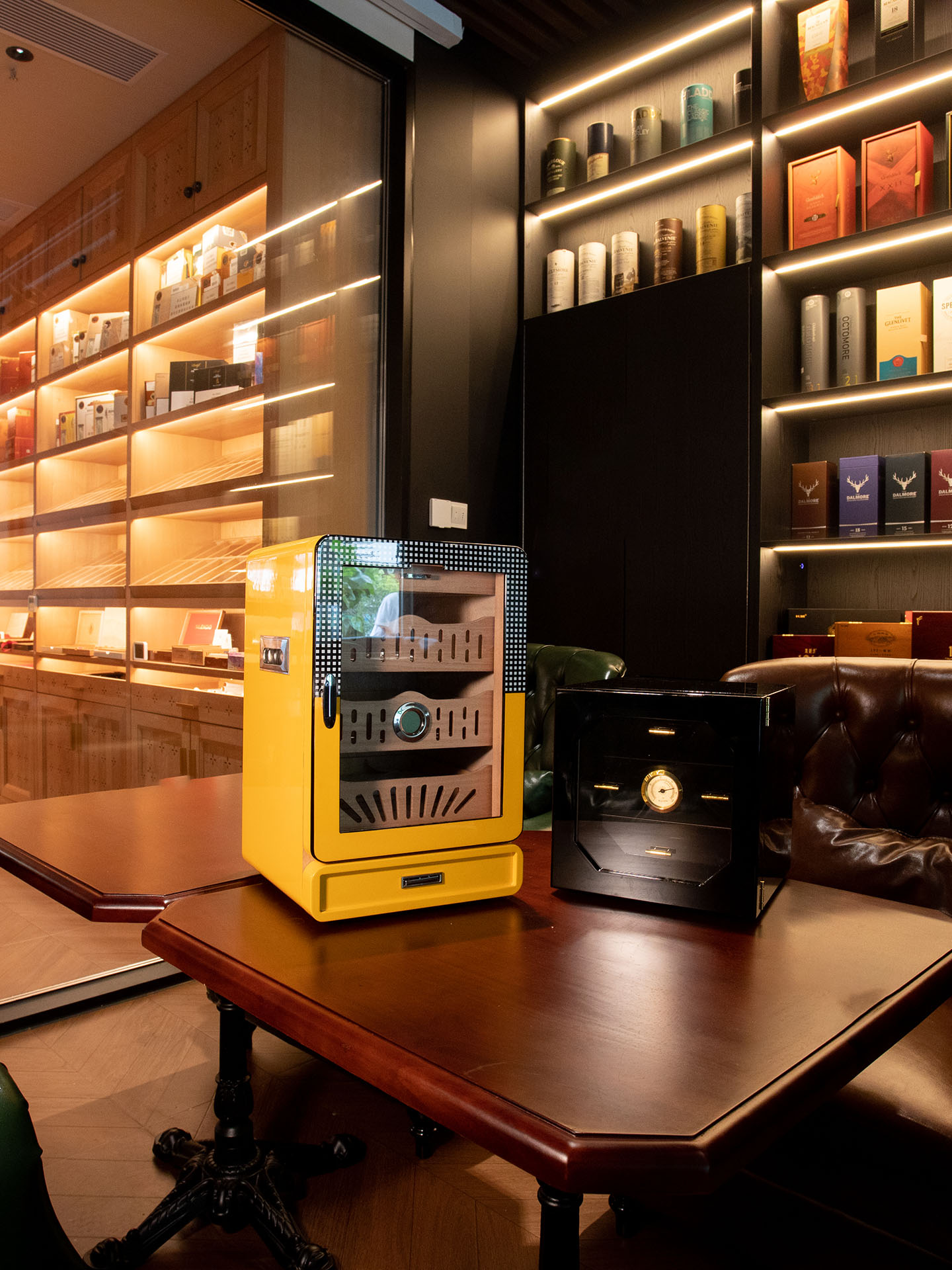 Humidor Yellow Electronic Humidifier Glass 4 Drawer Cigar Box