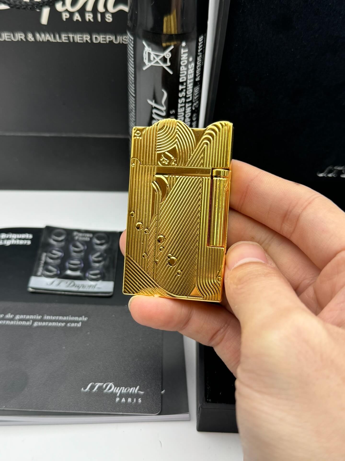 ST Dupont Sleeping Mermaid Sanji Lighter | Gold Butane Lighter