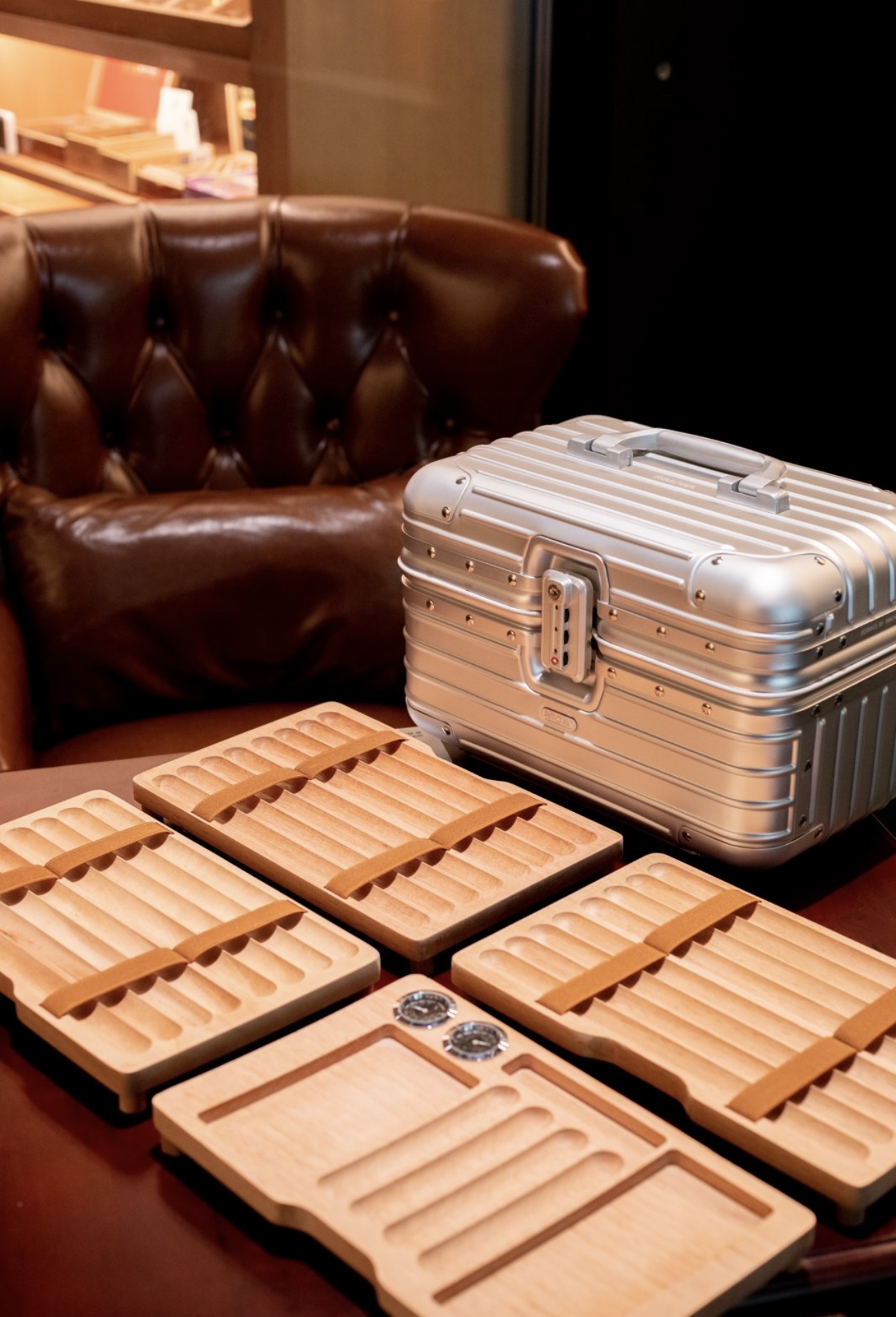 4-Layer Interior | RMW Style Luxury Travel Humidor Case | Aluminum Makeup Case Converted Cigar Tool Box with Hygrometer & Accessories Storage