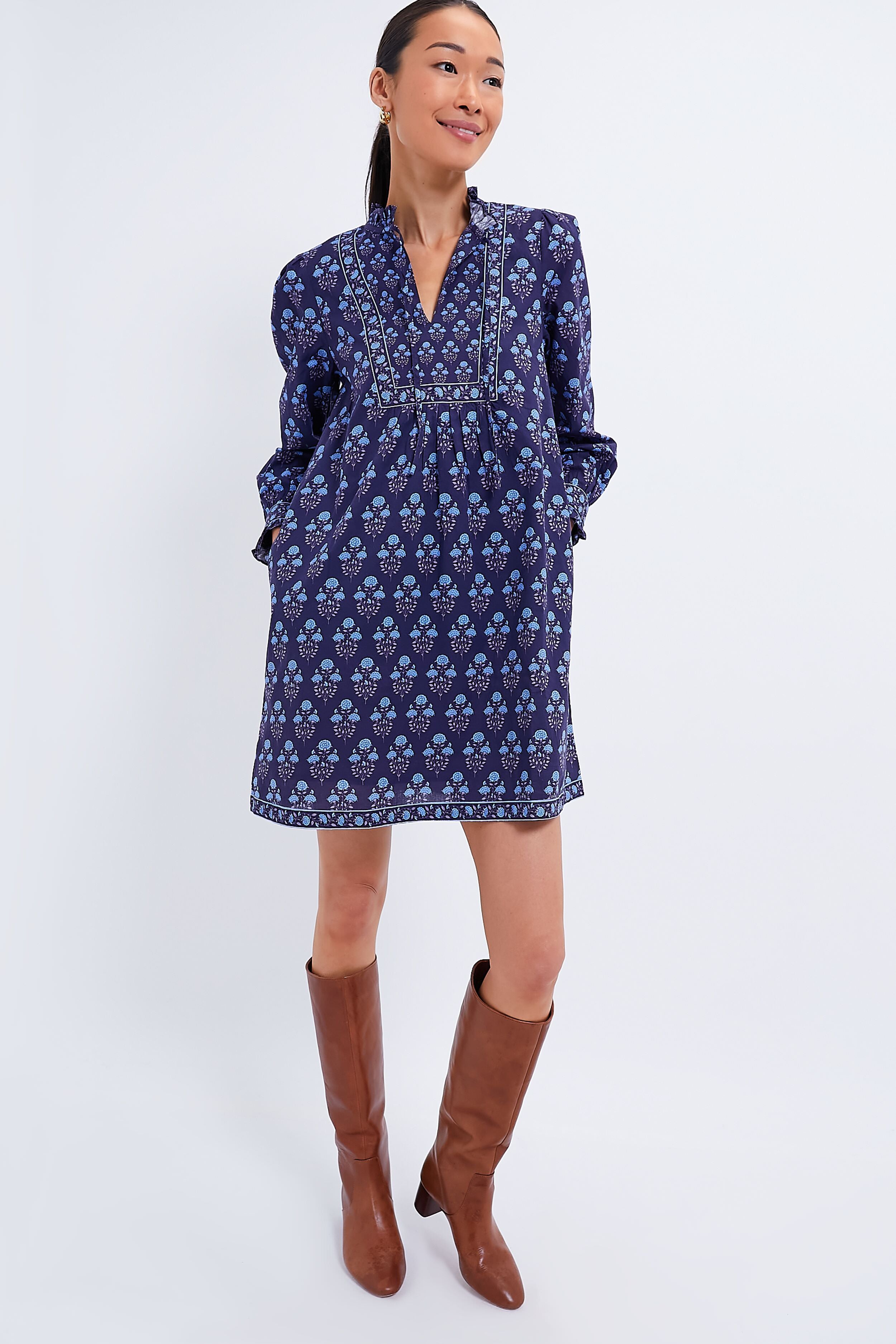 Dusk Buta Nell Mini-Charming Tale Store