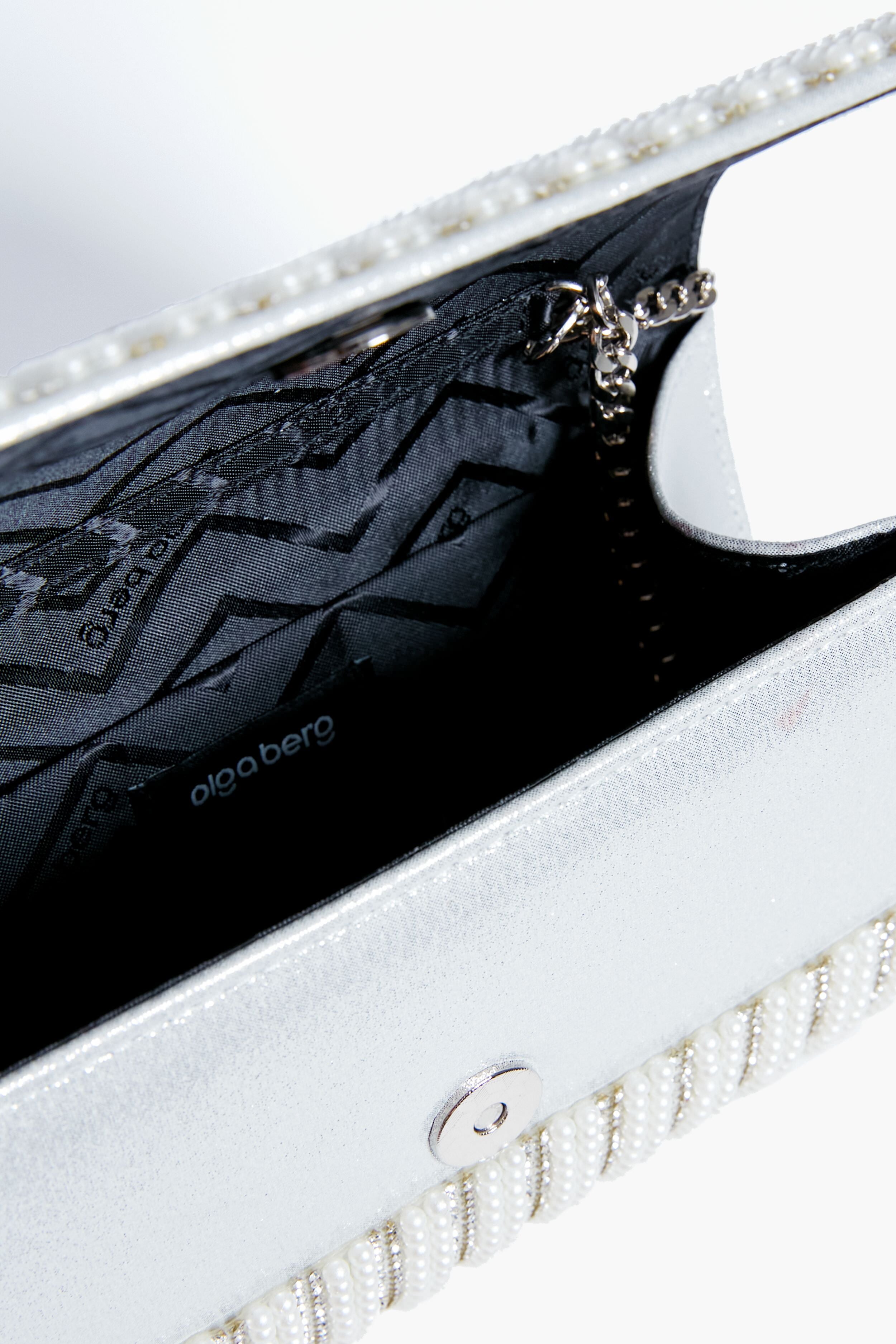 Pearl Bindi Hotfix Clutch-Charming Tale Store