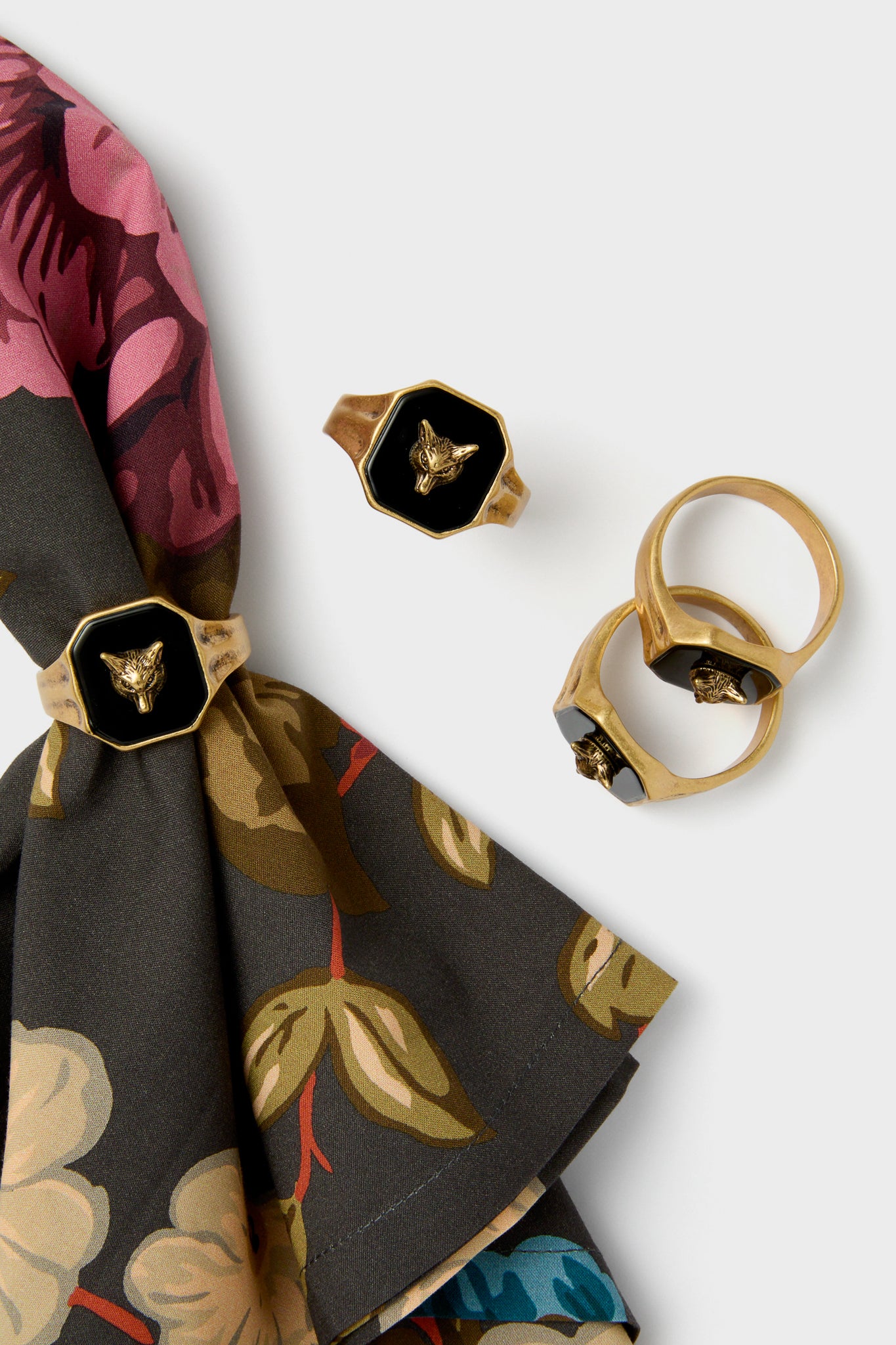 Foxhead Signet Napkin Rings Set of 4-Charming Tale Store