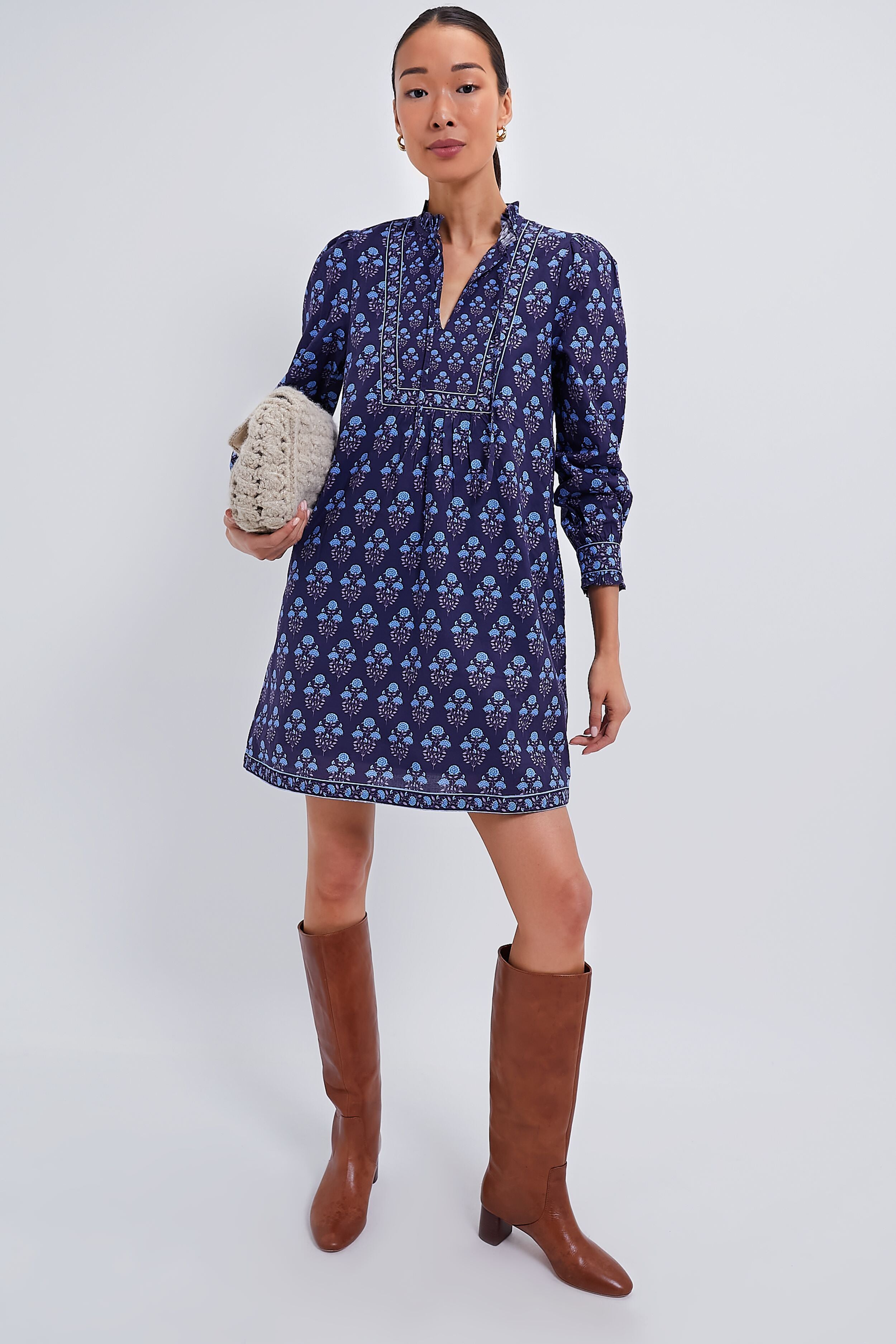 Dusk Buta Nell Mini-Charming Tale Store